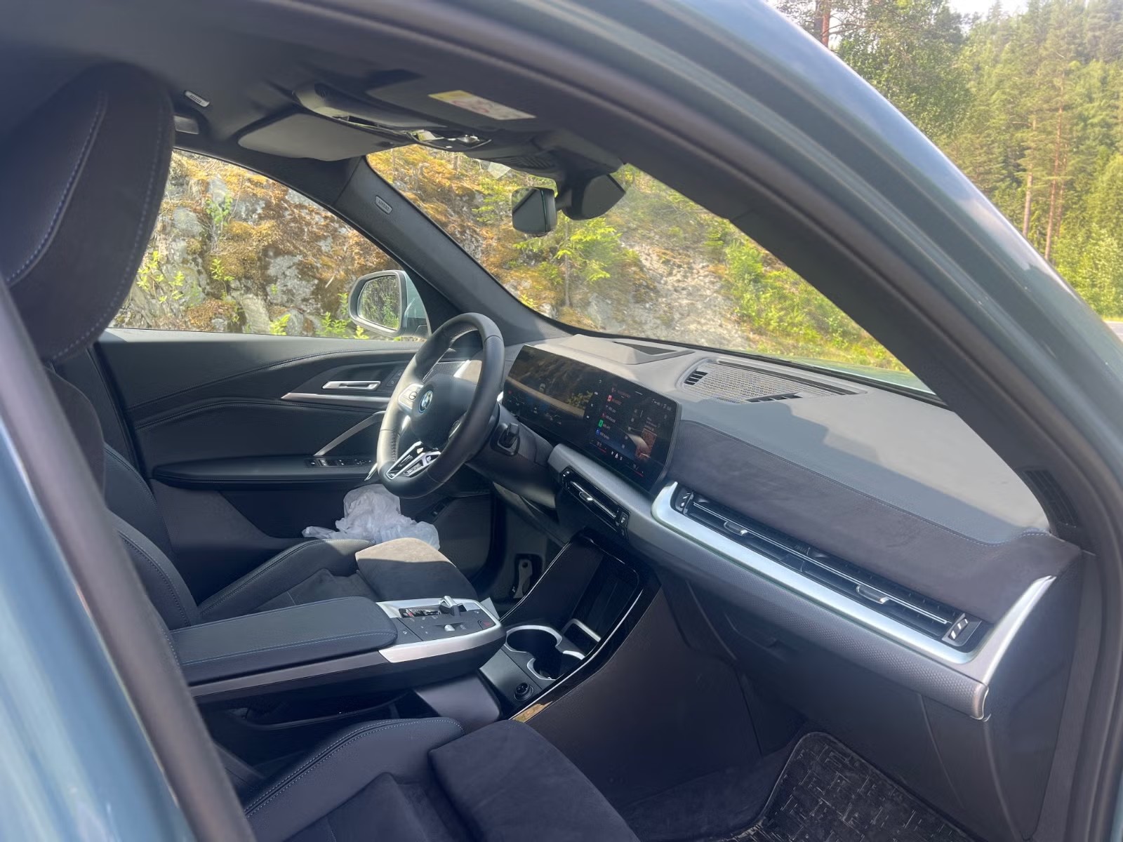 BMW iX1 XDRIVE30 M SPORT - Image 16