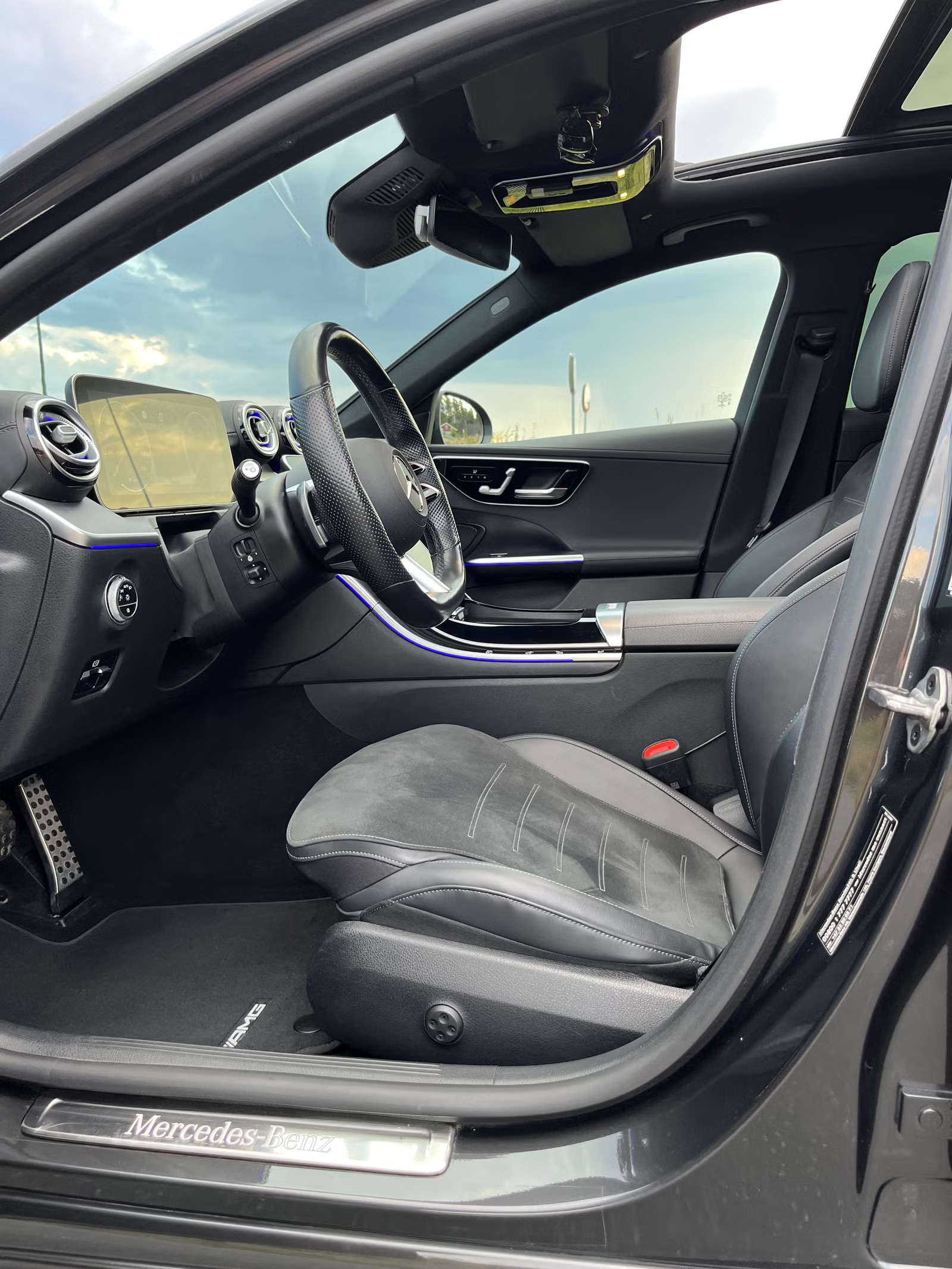 MERCEDES-BENZ C 220 D AMG LINE - Image 10