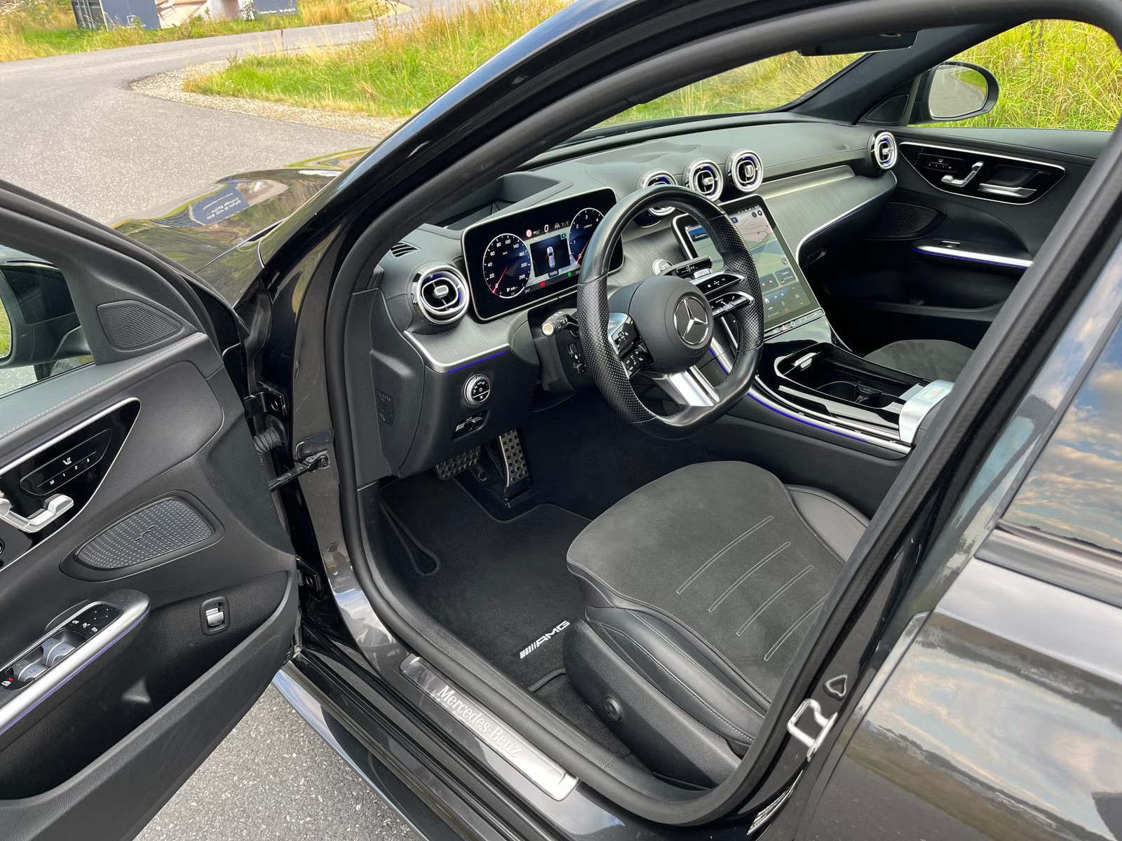 MERCEDES-BENZ C 220 D AMG LINE - Image 11