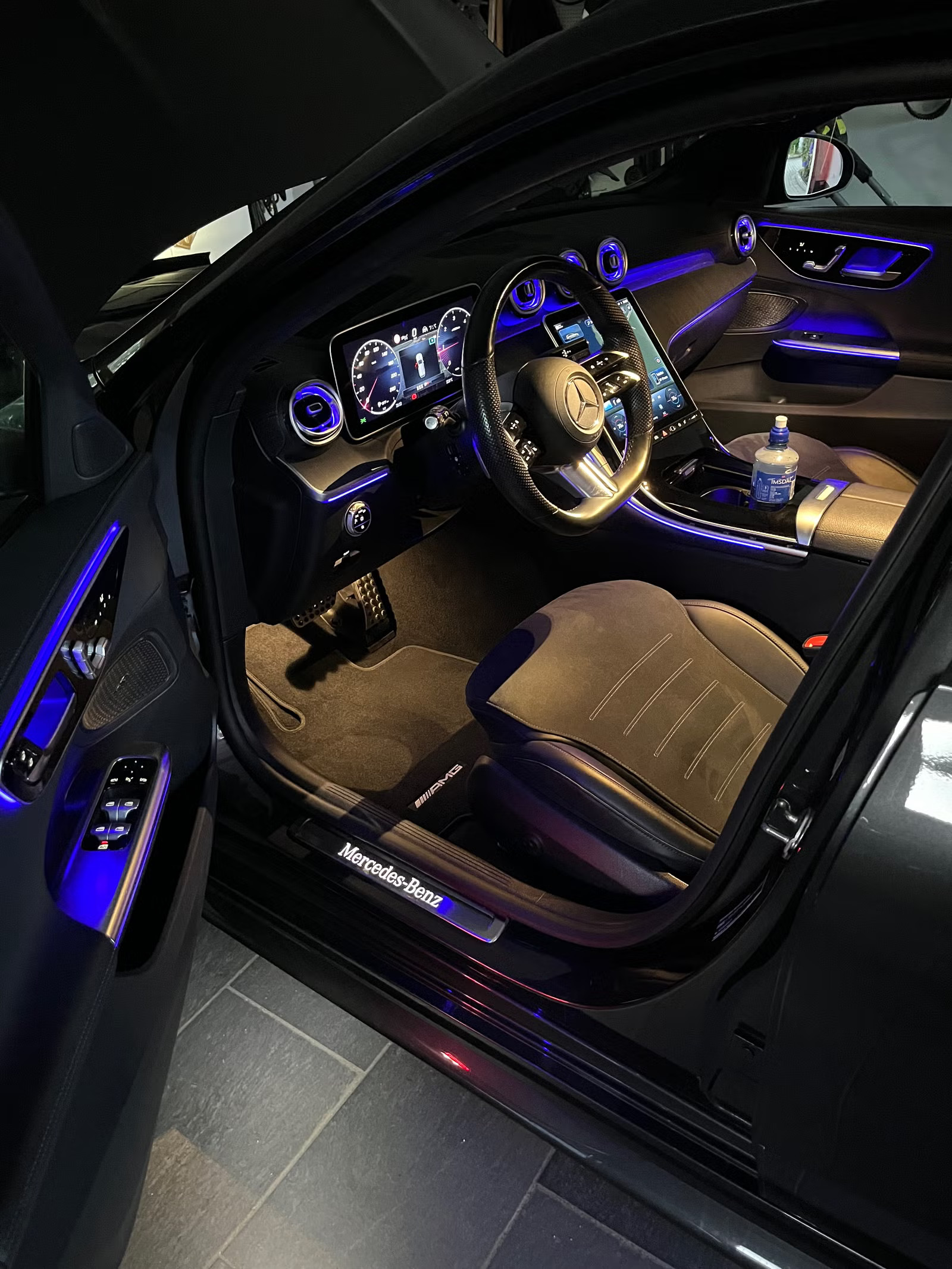 MERCEDES-BENZ C 220 D AMG LINE - Image 16