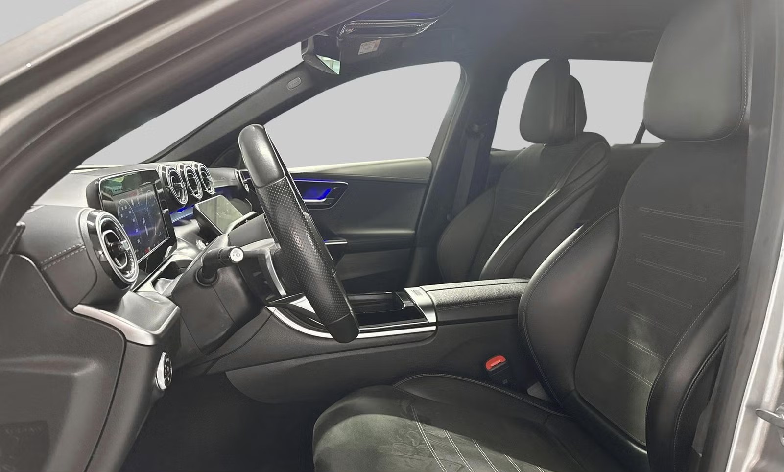 MERCEDES-BENZ C 220 D AMG LINE - Image 12