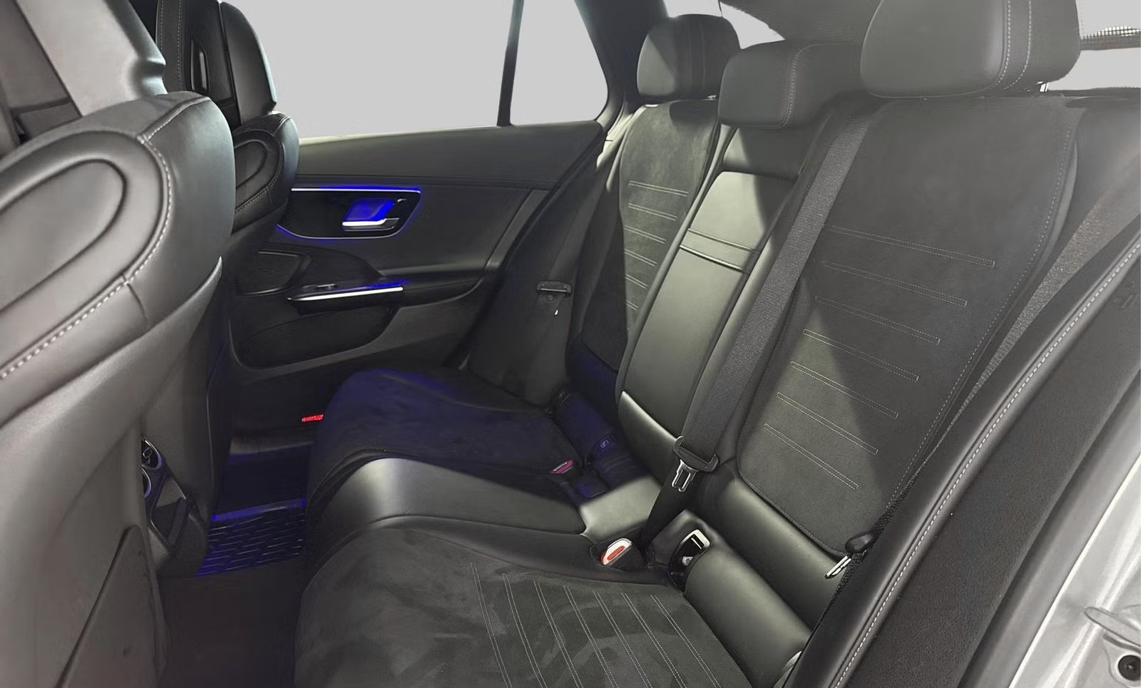 MERCEDES-BENZ C 220 D AMG LINE - Image 16