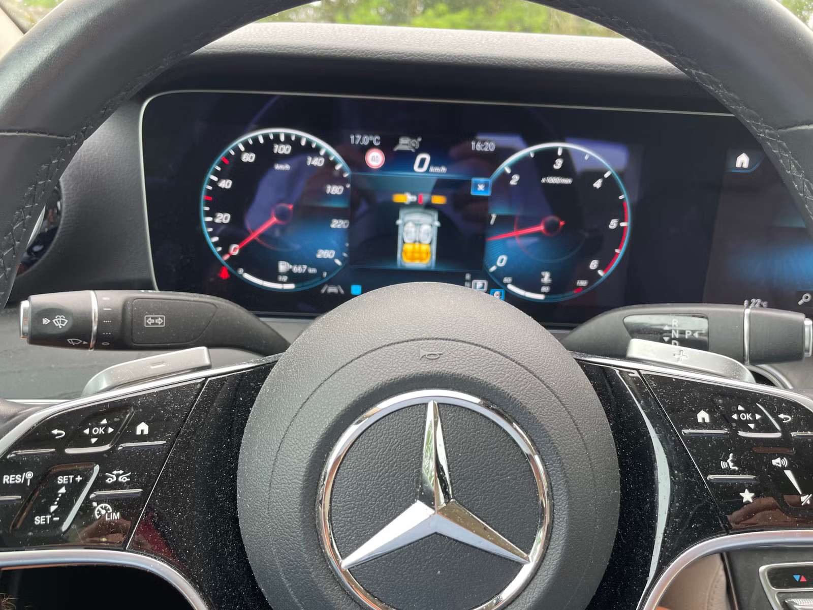 MERCEDES-BENZ E 400D 4MATIC - Image 10