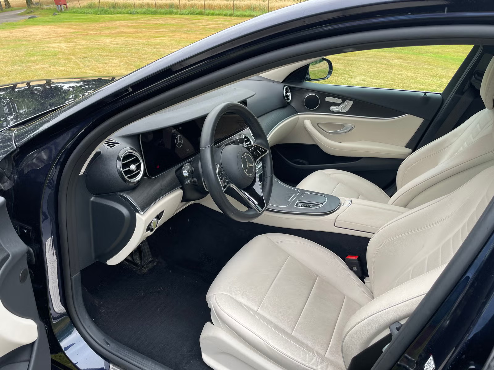 MERCEDES-BENZ E 400D 4MATIC - Image 12