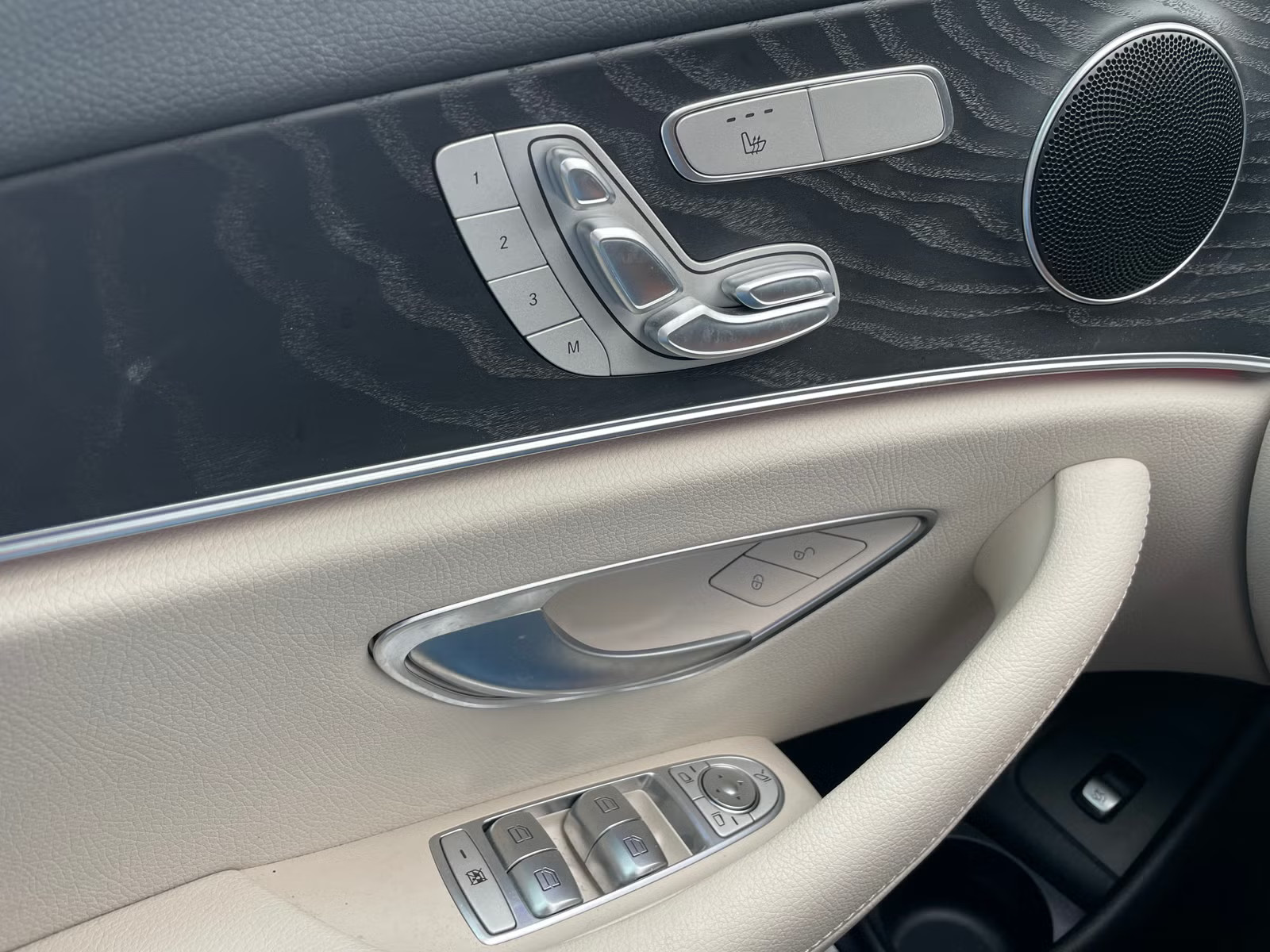 MERCEDES-BENZ E 400D 4MATIC - Image 14