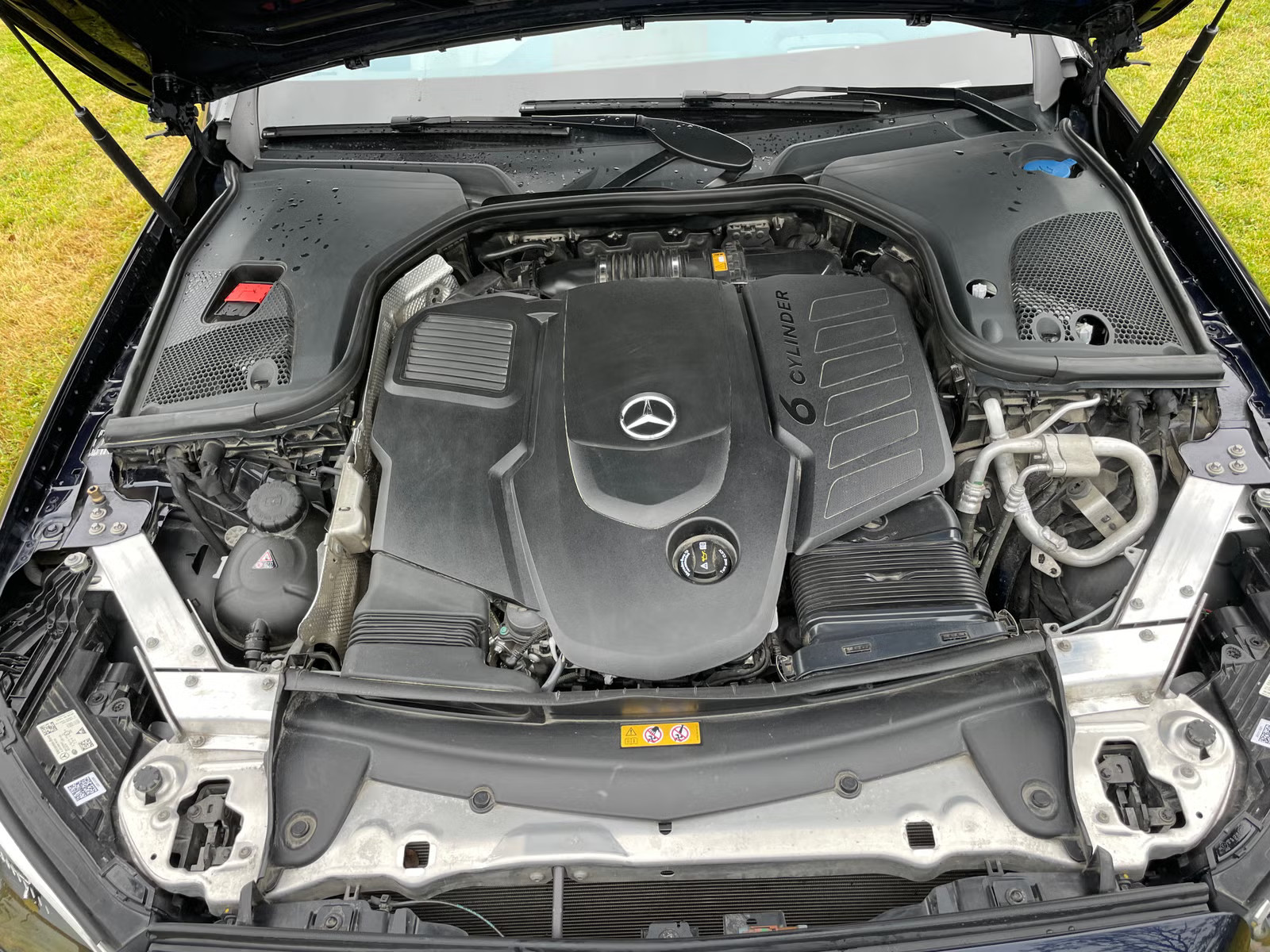 MERCEDES-BENZ E 400D 4MATIC - Image 17