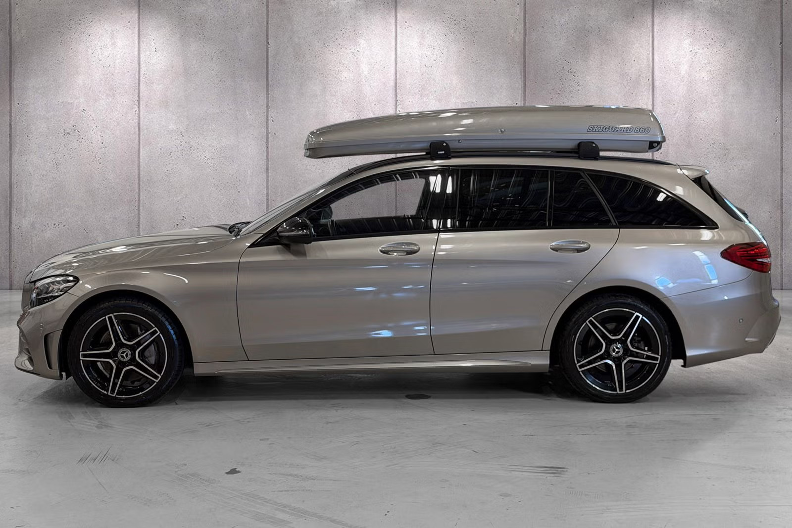 MERCEDES-BENZ C 300D 4MATIC AMG - Image 7
