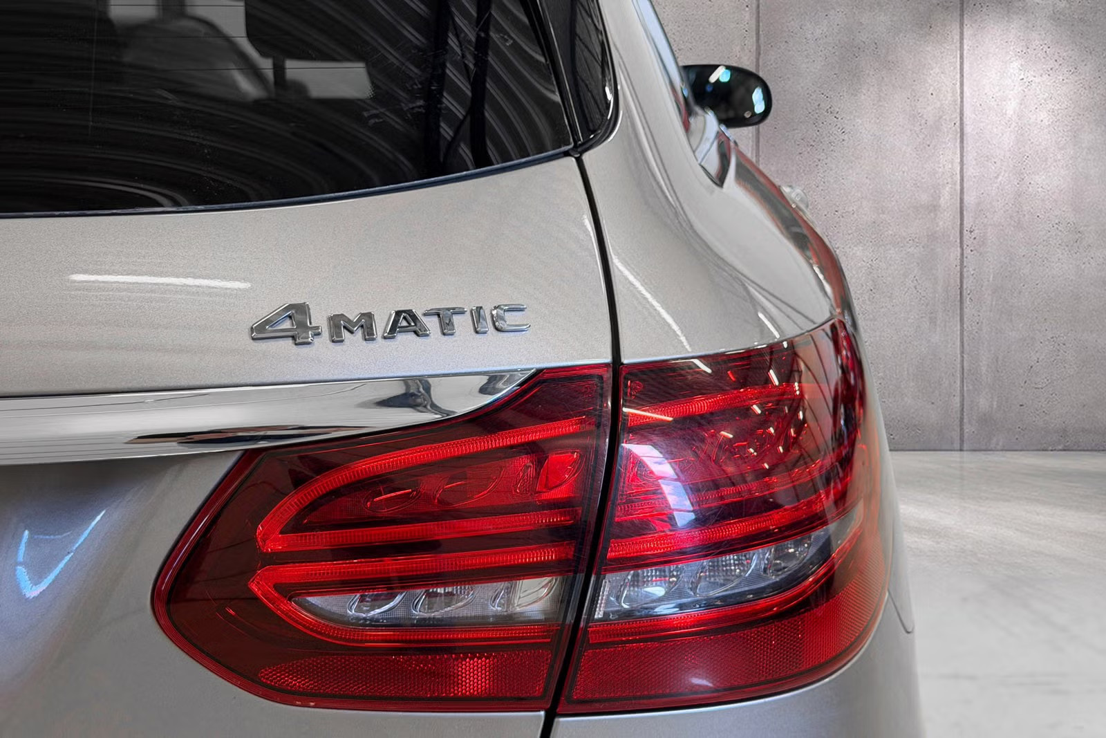 MERCEDES-BENZ C 300D 4MATIC AMG - Image 8