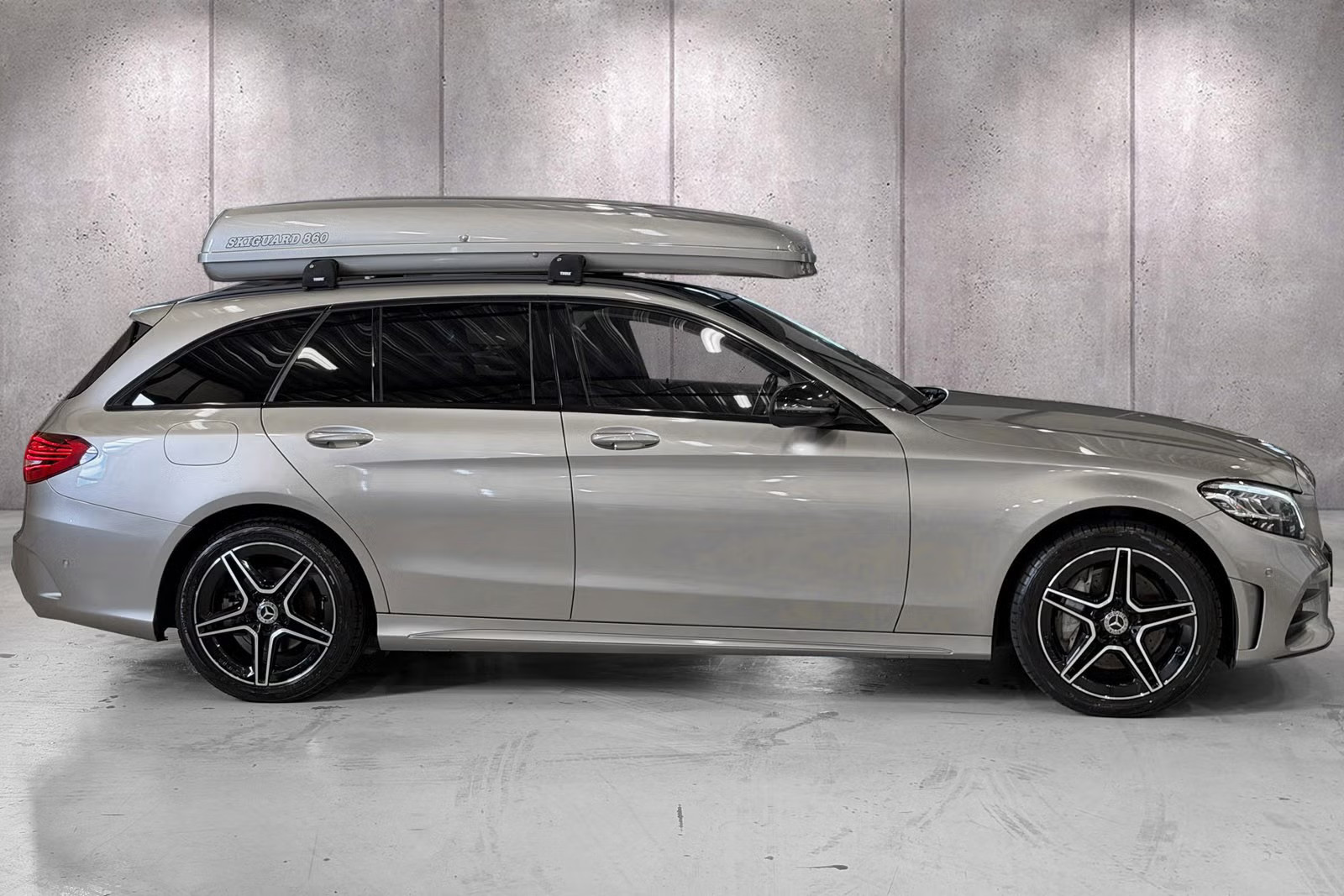MERCEDES-BENZ C 300D 4MATIC AMG - Image 10