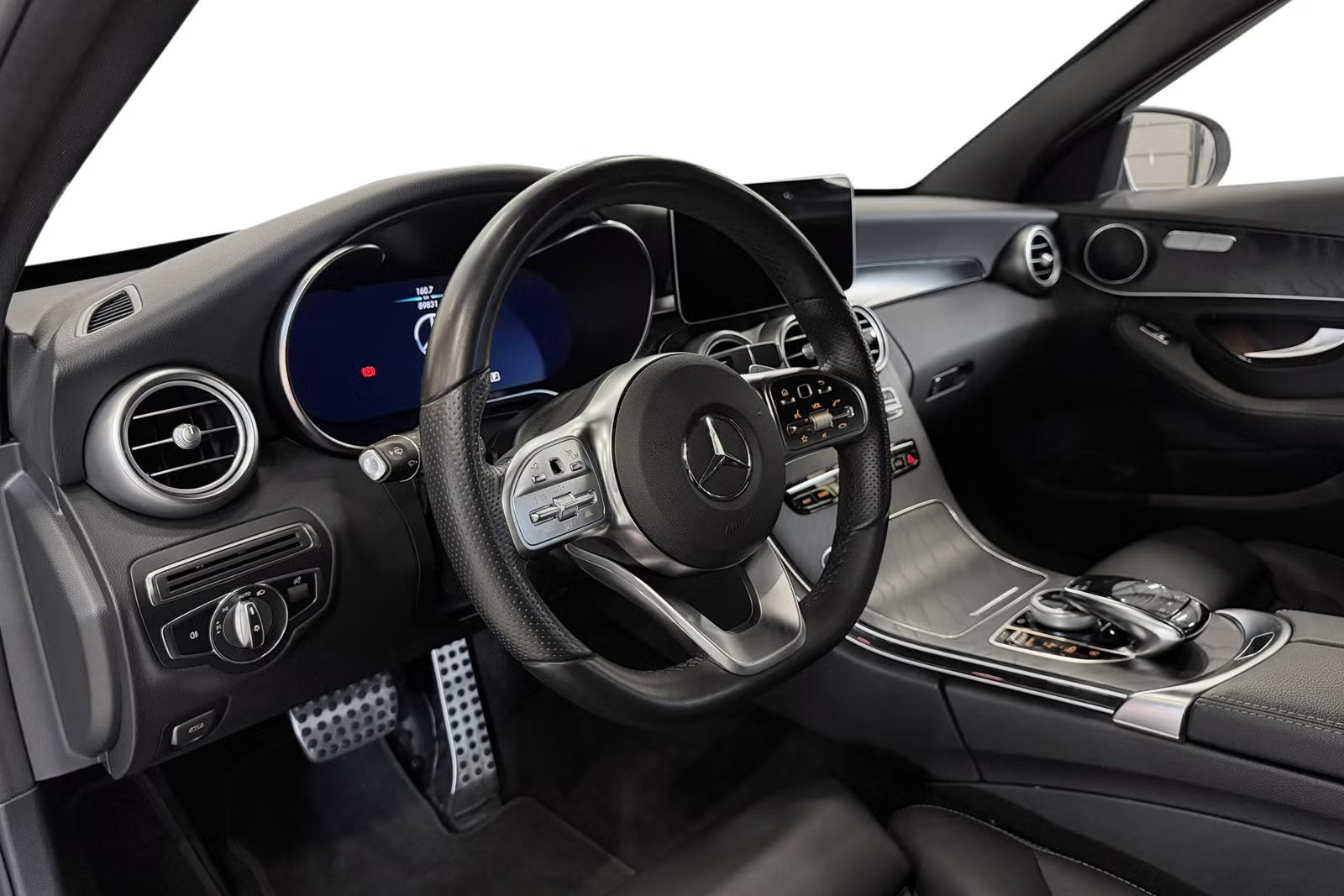 MERCEDES-BENZ C 300D 4MATIC AMG - Image 12