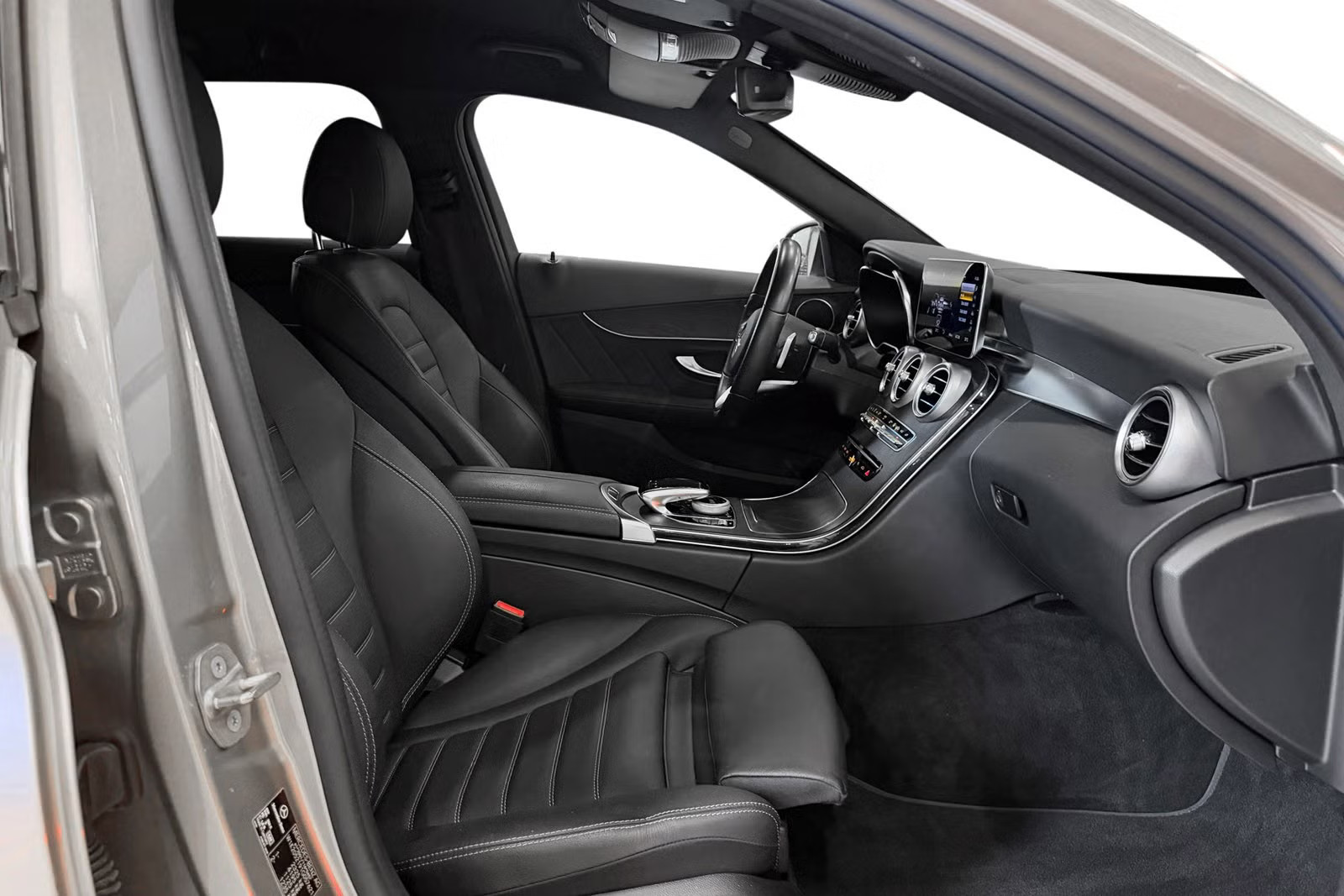 MERCEDES-BENZ C 300D 4MATIC AMG - Image 17