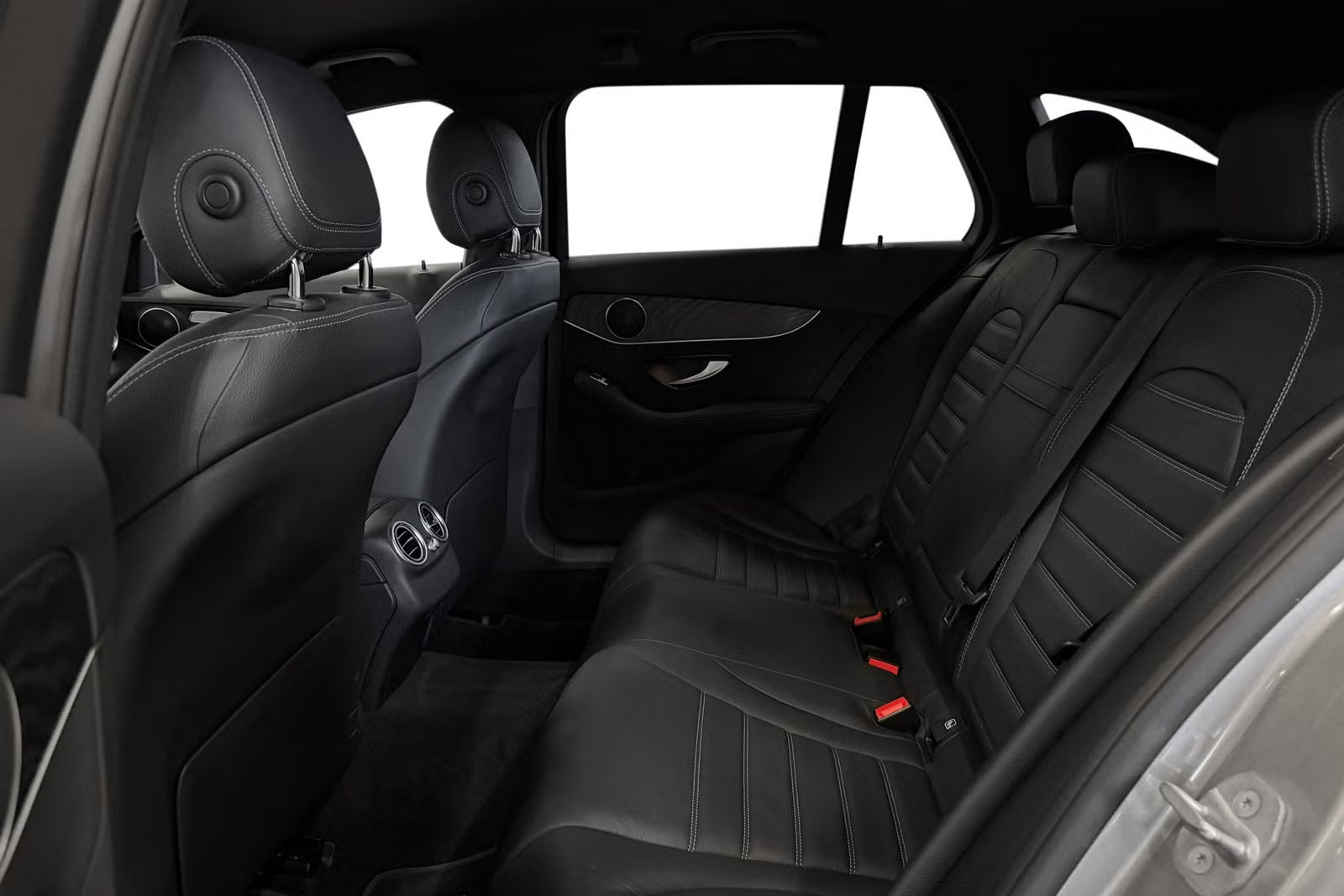 MERCEDES-BENZ C 300D 4MATIC AMG - Image 18