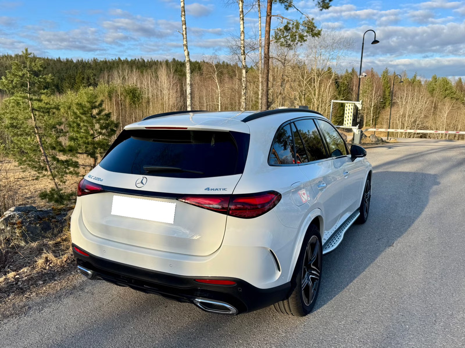 MERCEDES-BENZ GLC 220D 4MATIC AMG PREMIUM PLUS - Image 9