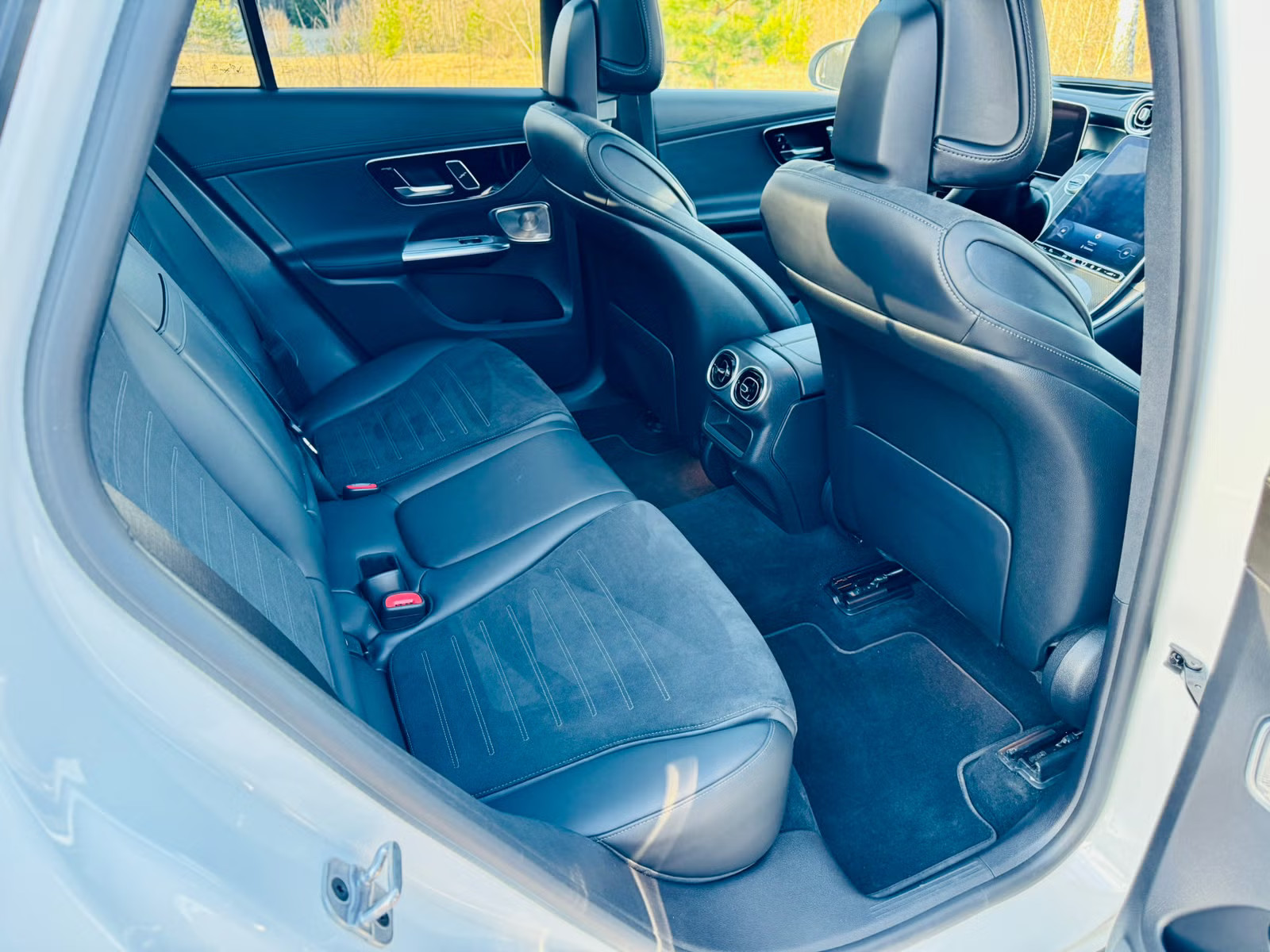 MERCEDES-BENZ GLC 220D 4MATIC AMG PREMIUM PLUS - Image 14