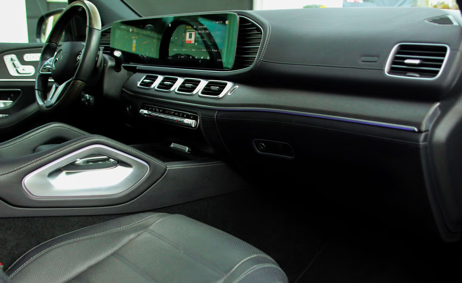 MERCEDES-BENZ GLS 400D 4MATIC AMG - Image 12