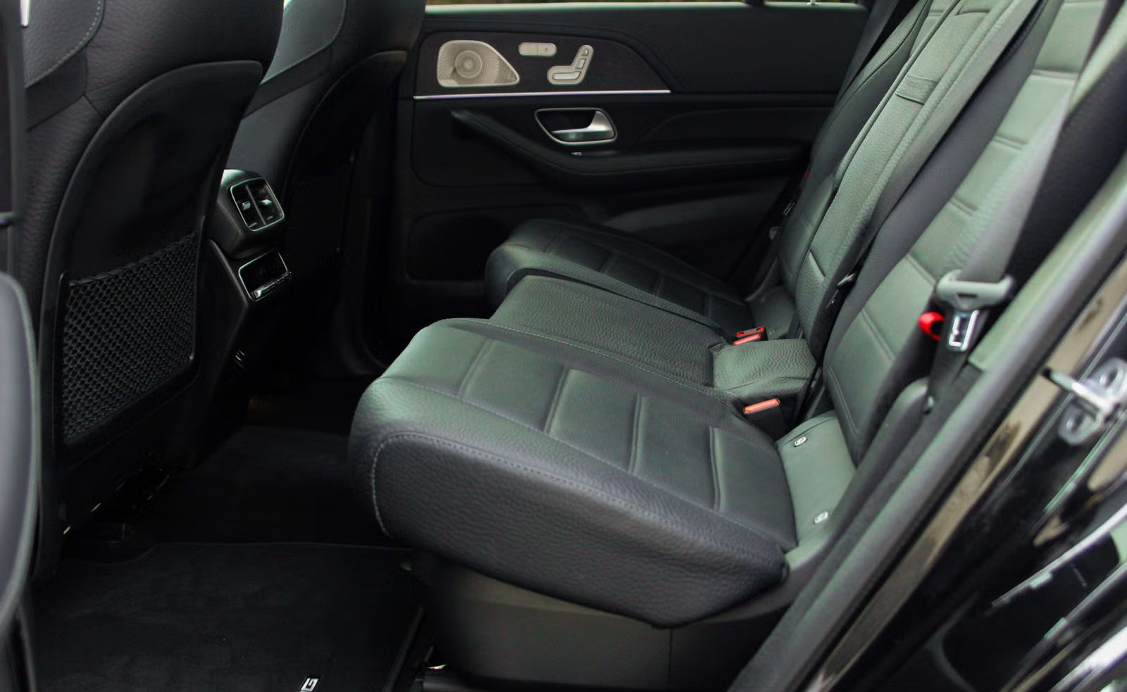 MERCEDES-BENZ GLS 400D 4MATIC AMG - Image 17