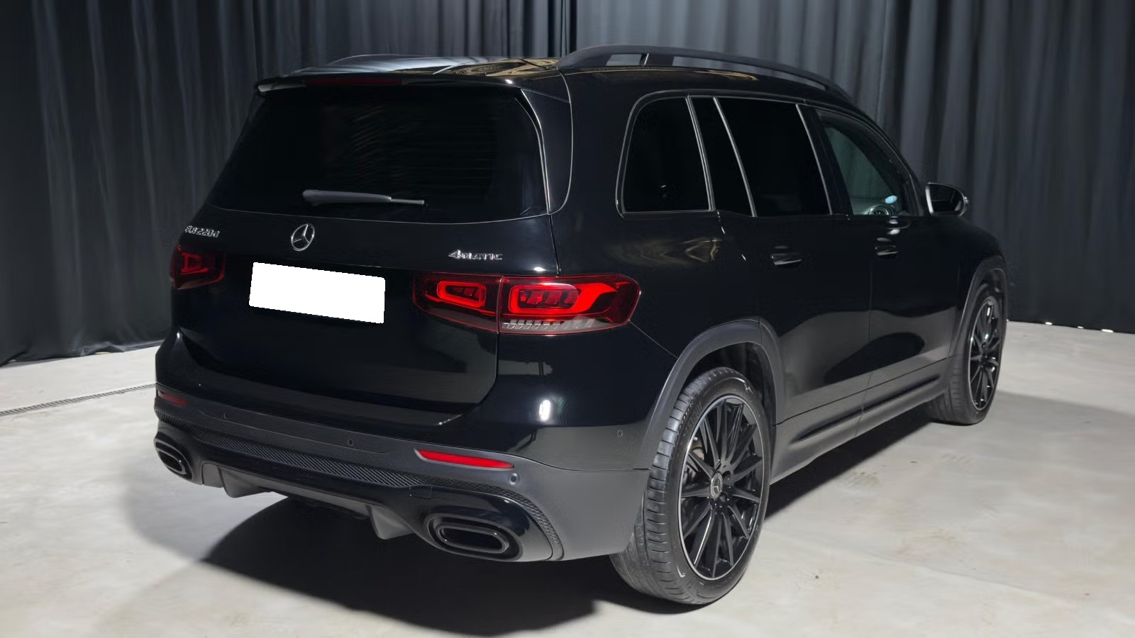 MERCEDES-BENZ GLB 220D 4MATIC - Image 4