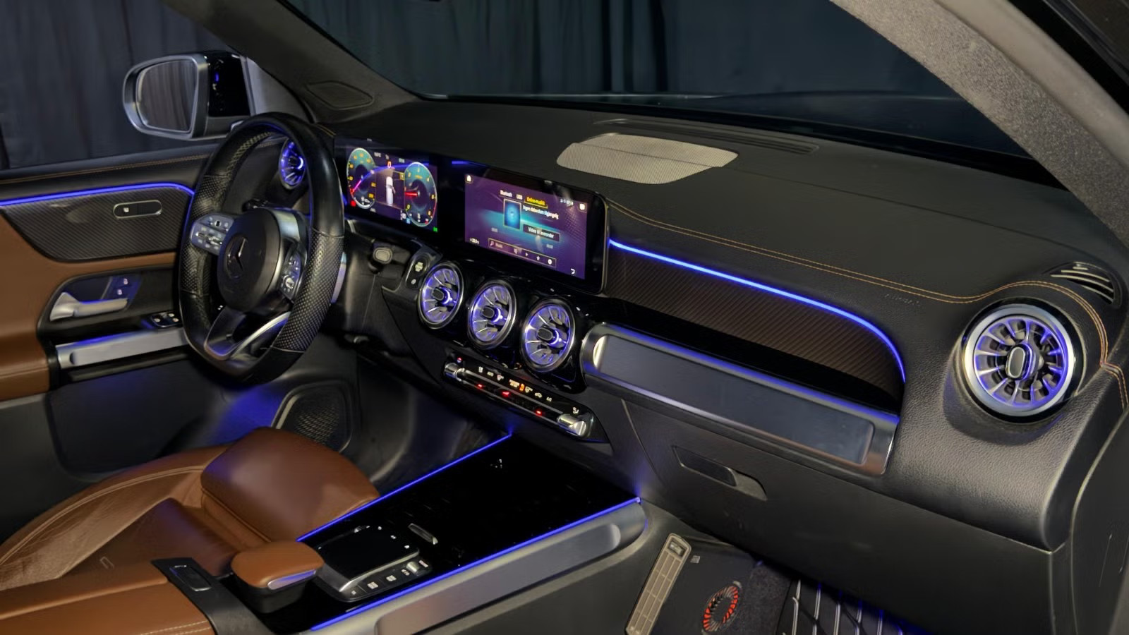 MERCEDES-BENZ GLB 220D 4MATIC - Image 15