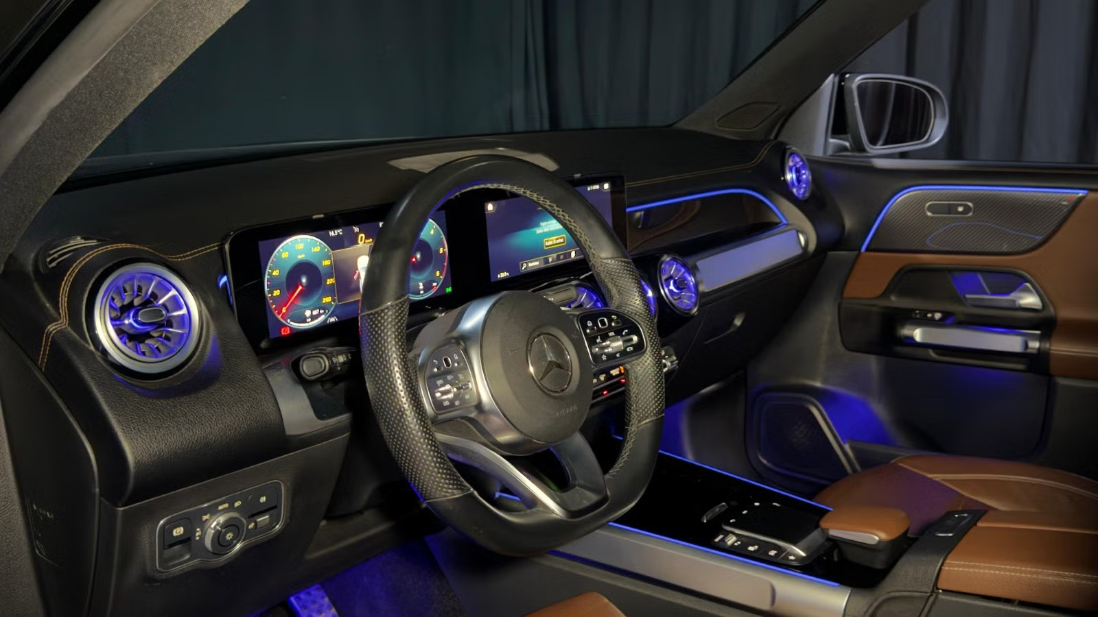 MERCEDES-BENZ GLB 220D 4MATIC - Image 19