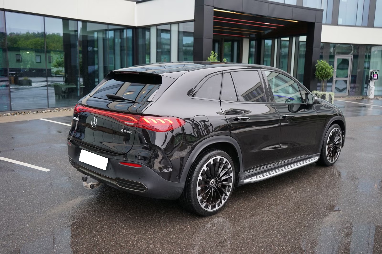 MERCEDES-BENZ EQE SUV 350 4MATIC AMG LINE - Image 4