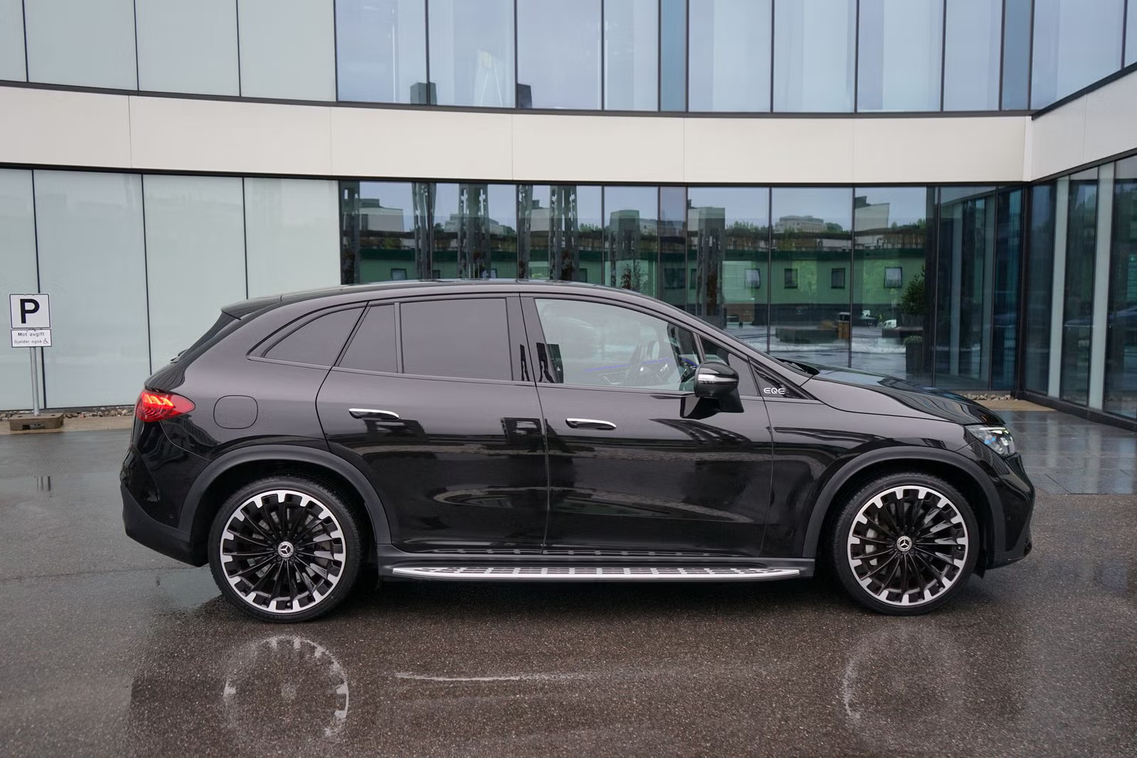MERCEDES-BENZ EQE SUV 350 4MATIC AMG LINE - Image 6