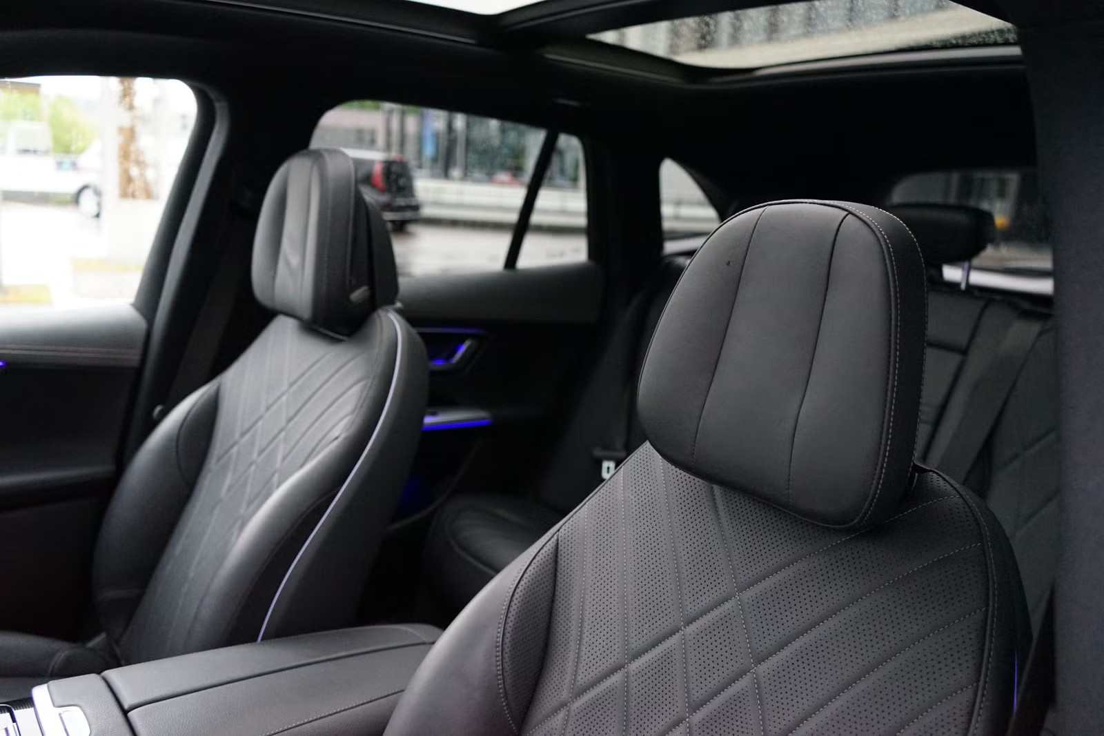 MERCEDES-BENZ EQE SUV 350 4MATIC AMG LINE - Image 8