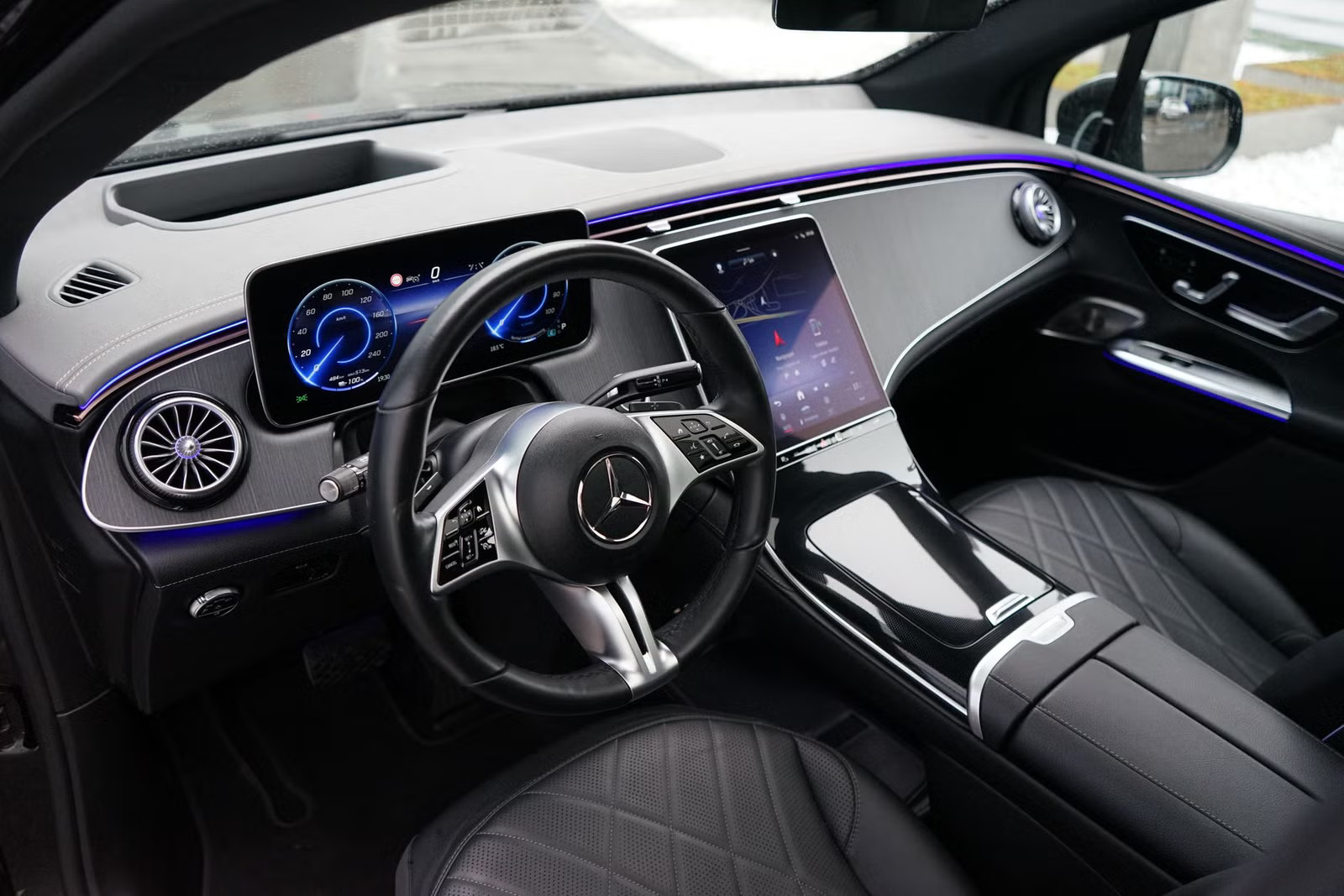 MERCEDES-BENZ EQE SUV 350 4MATIC AMG LINE - Image 9