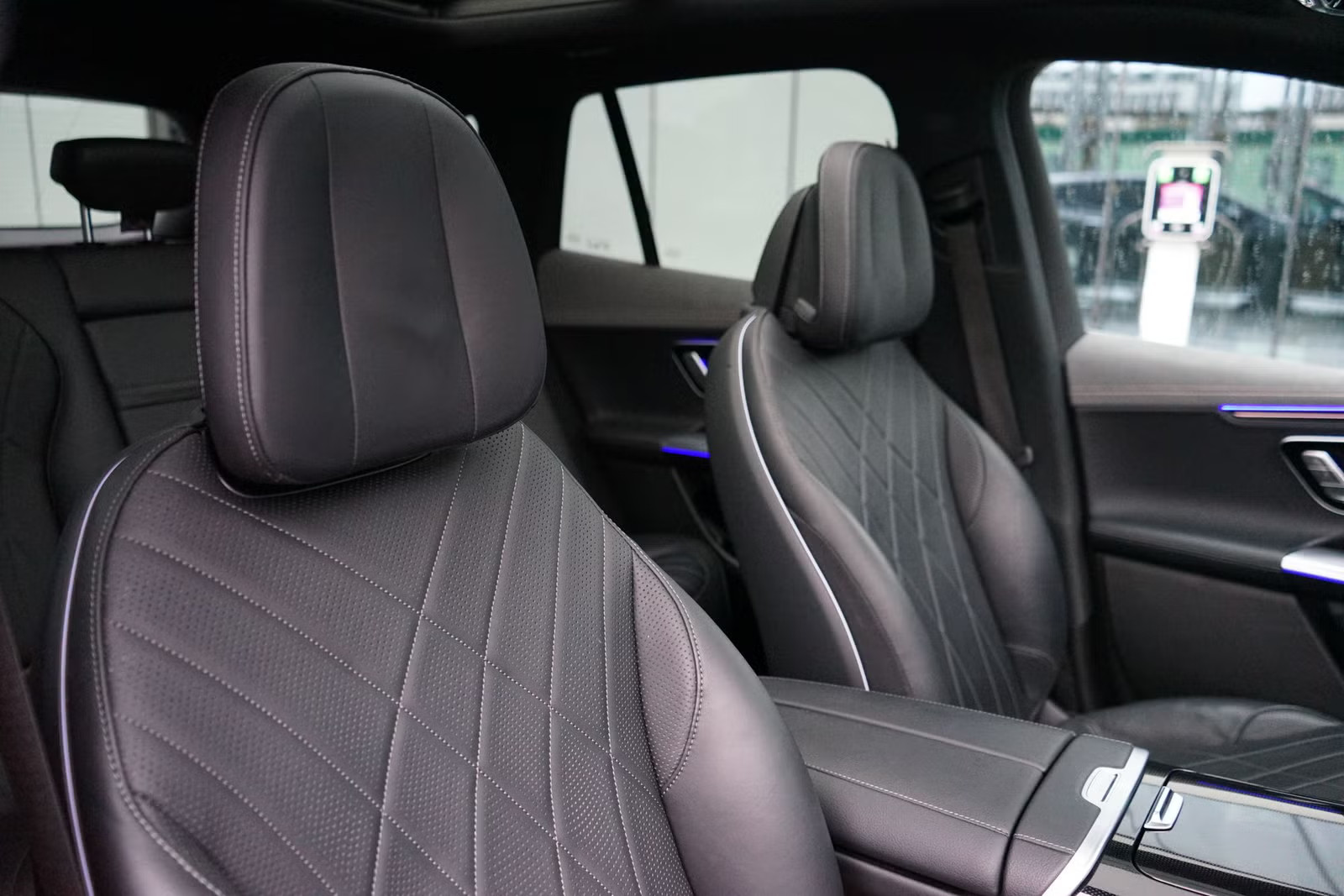 MERCEDES-BENZ EQE SUV 350 4MATIC AMG LINE - Image 13