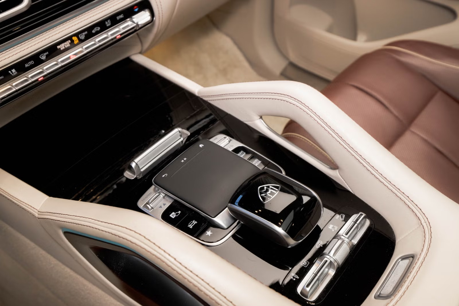 MERCEDES-MAYBACH GLS 600 - Image 12