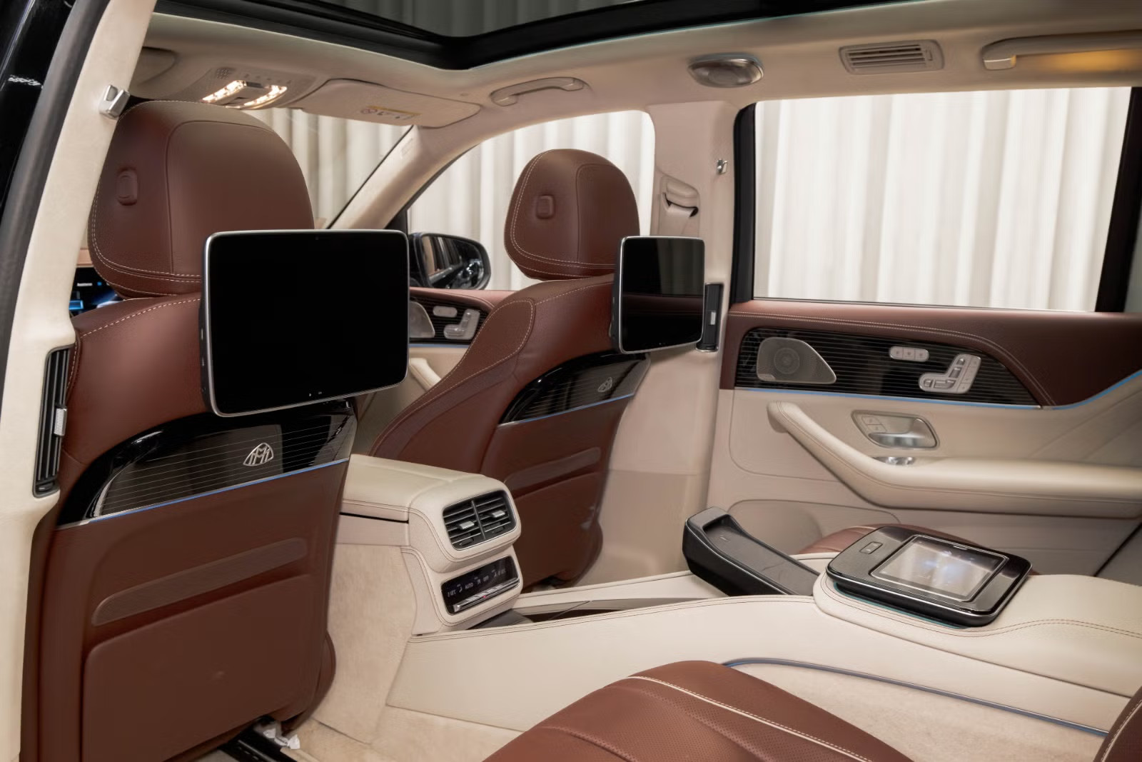 MERCEDES-MAYBACH GLS 600 - Image 16
