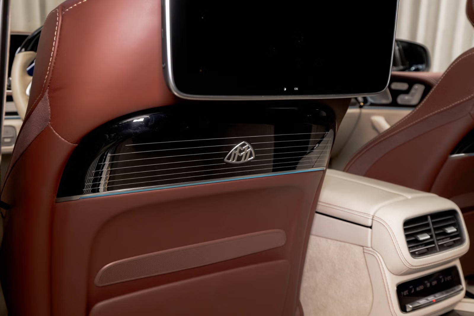 MERCEDES-MAYBACH GLS 600 - Image 17