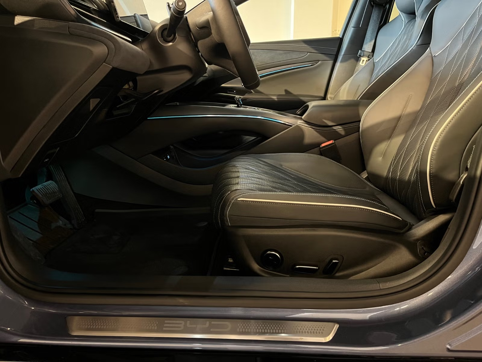 BYD SEAL EXCELLENCE AWD - Image 13