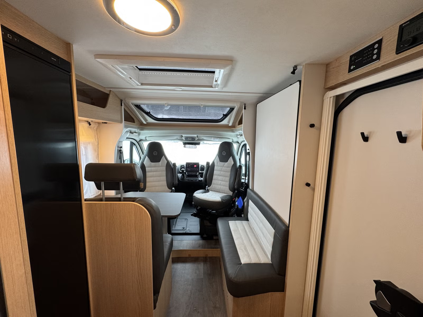 SUNLIGHT V67 S AVENTURE - LITS JUMEAUX CONVERTIBLES - 4 COUCHAGES - Image 7