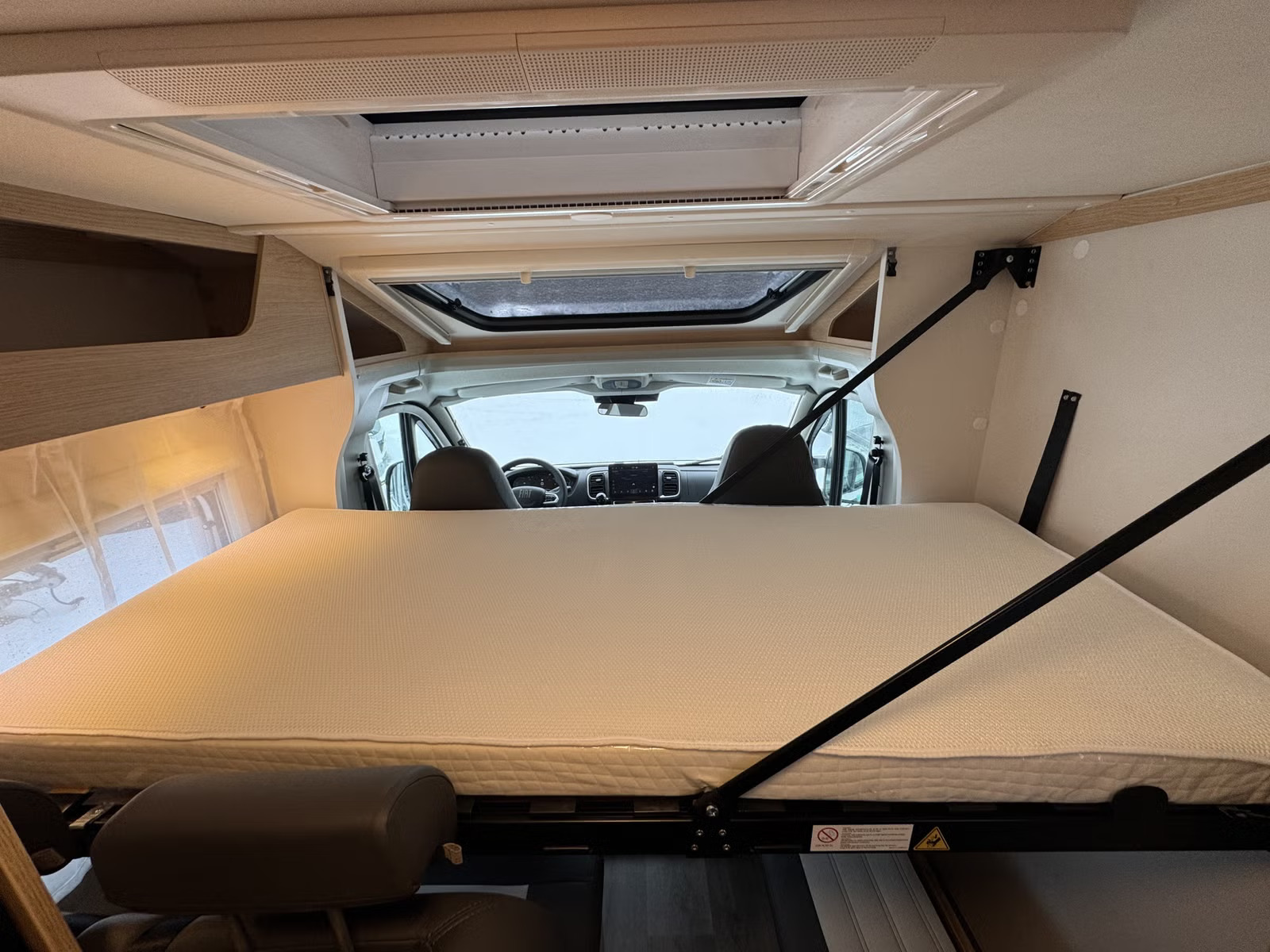 SUNLIGHT V67 S AVENTURE - LITS JUMEAUX CONVERTIBLES - 4 COUCHAGES - Image 8