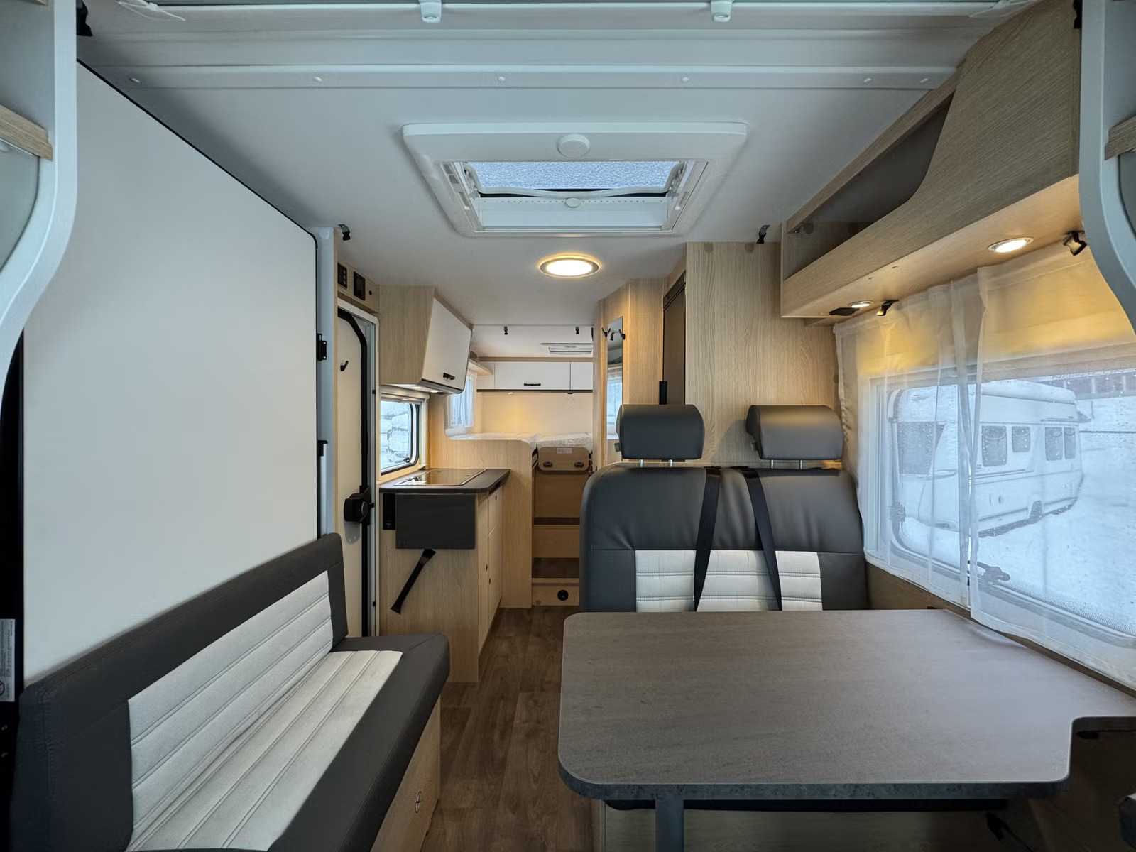 SUNLIGHT V67 S AVENTURE - LITS JUMEAUX CONVERTIBLES - 4 COUCHAGES - Image 9