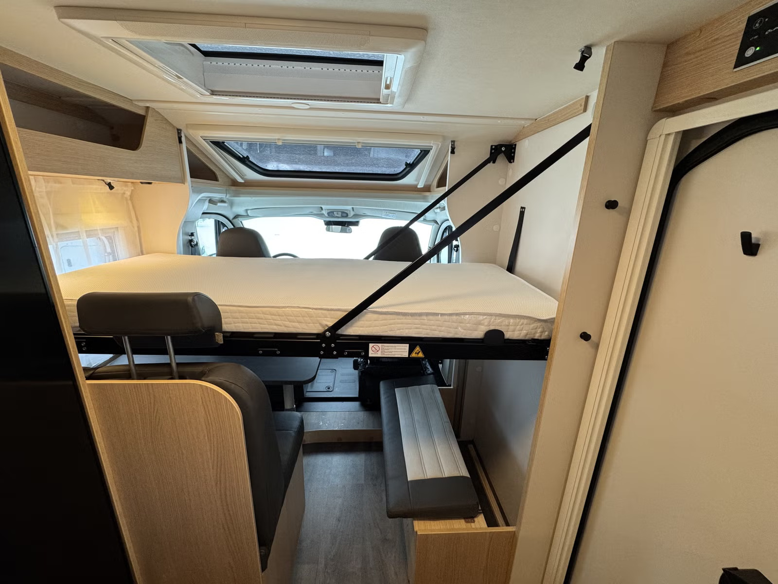 SUNLIGHT V67 S AVENTURE - LITS JUMEAUX CONVERTIBLES - 4 COUCHAGES - Image 11