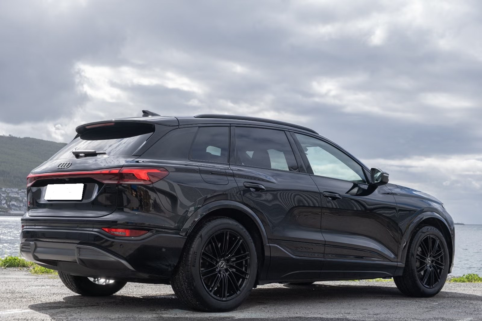 AUDI Q6 E-TRON QUATTRO S-LINE - Image 3