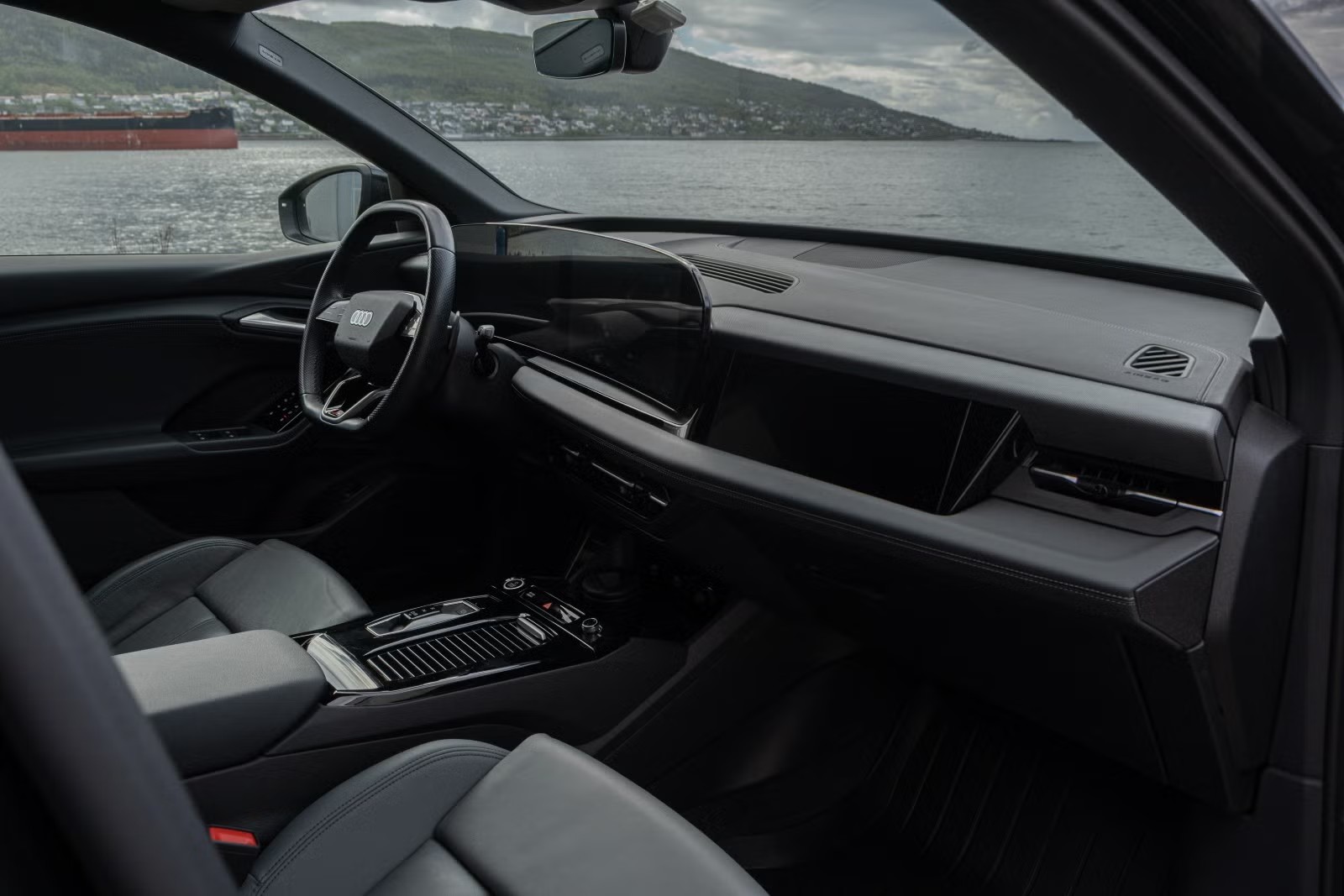 AUDI Q6 E-TRON QUATTRO S-LINE - Image 9