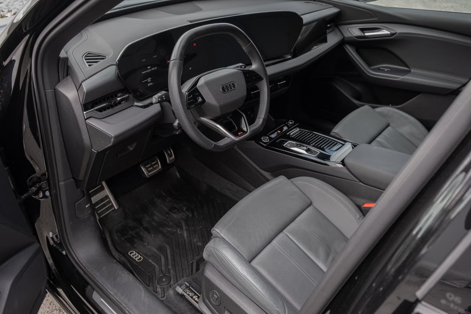 AUDI Q6 E-TRON QUATTRO S-LINE - Image 10