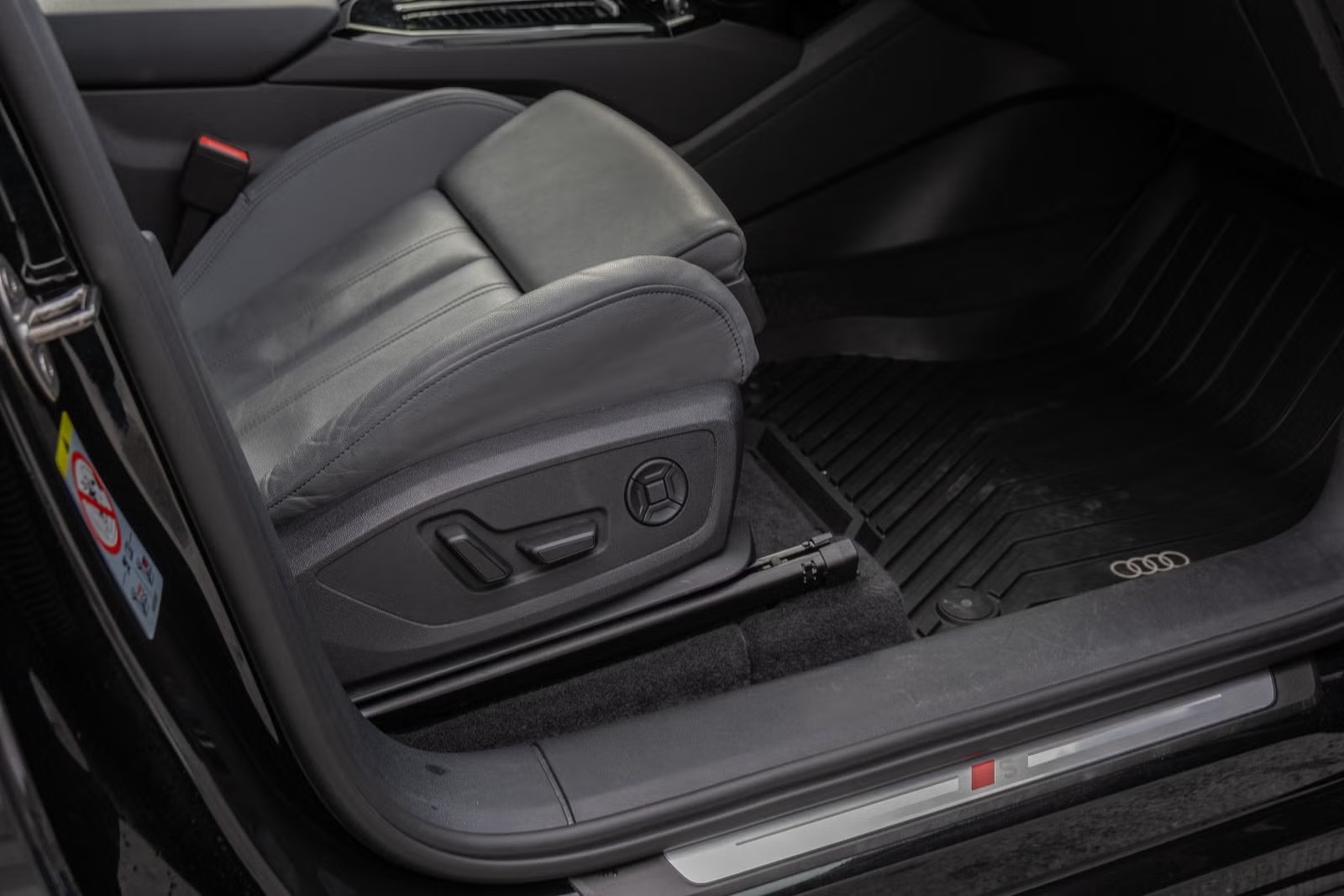 AUDI Q6 E-TRON QUATTRO S-LINE - Image 13