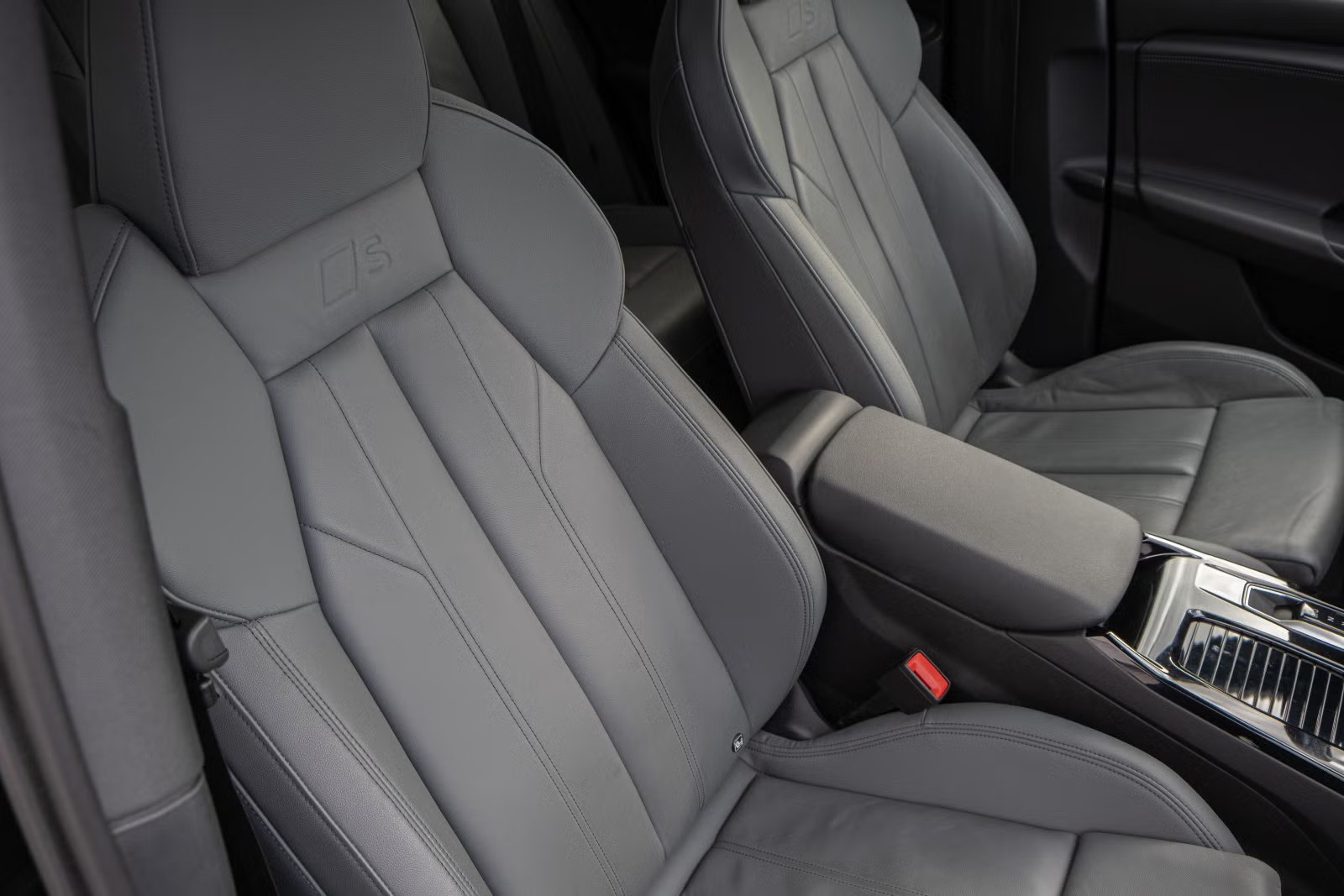 AUDI Q6 E-TRON QUATTRO S-LINE - Image 15