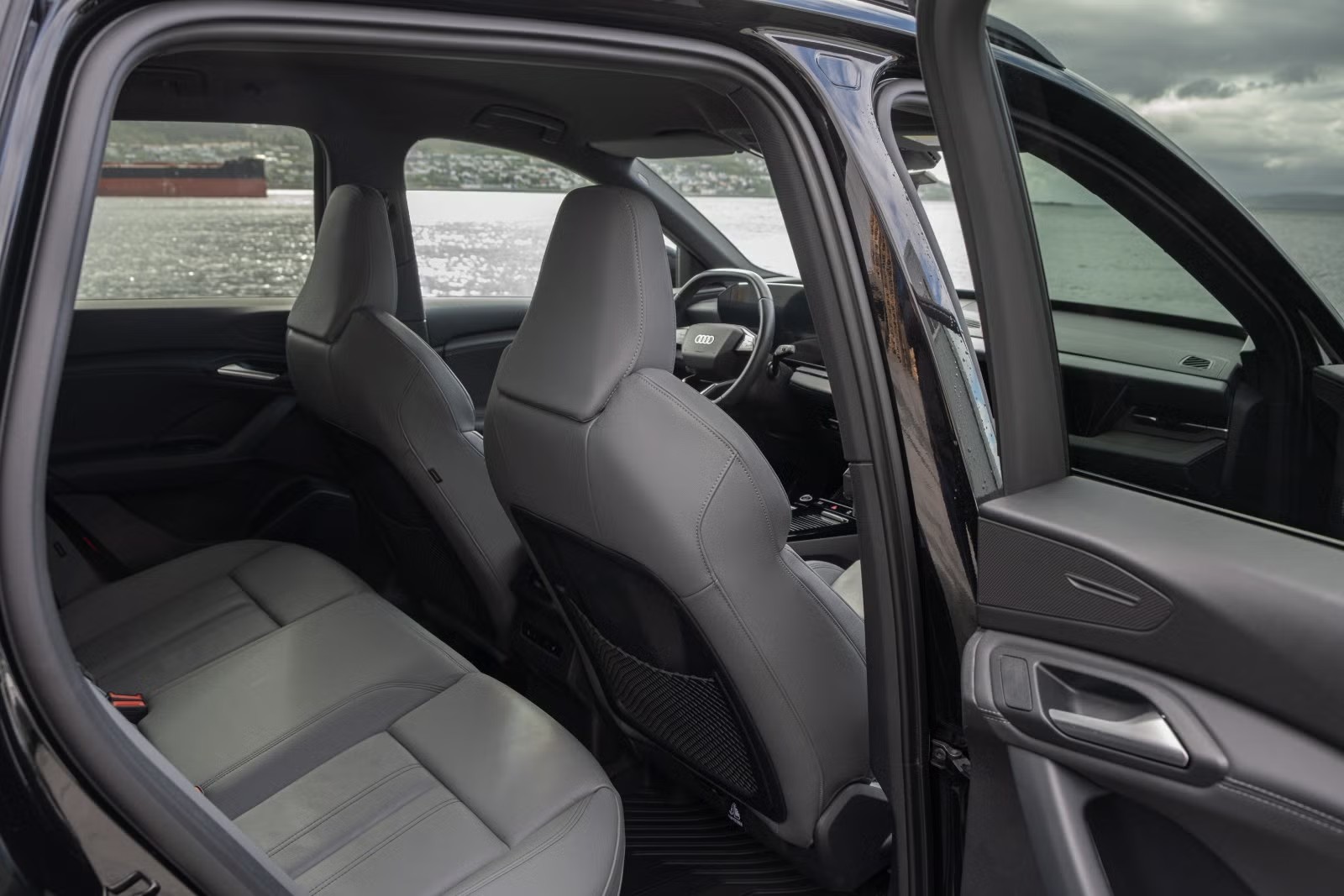 AUDI Q6 E-TRON QUATTRO S-LINE - Image 17