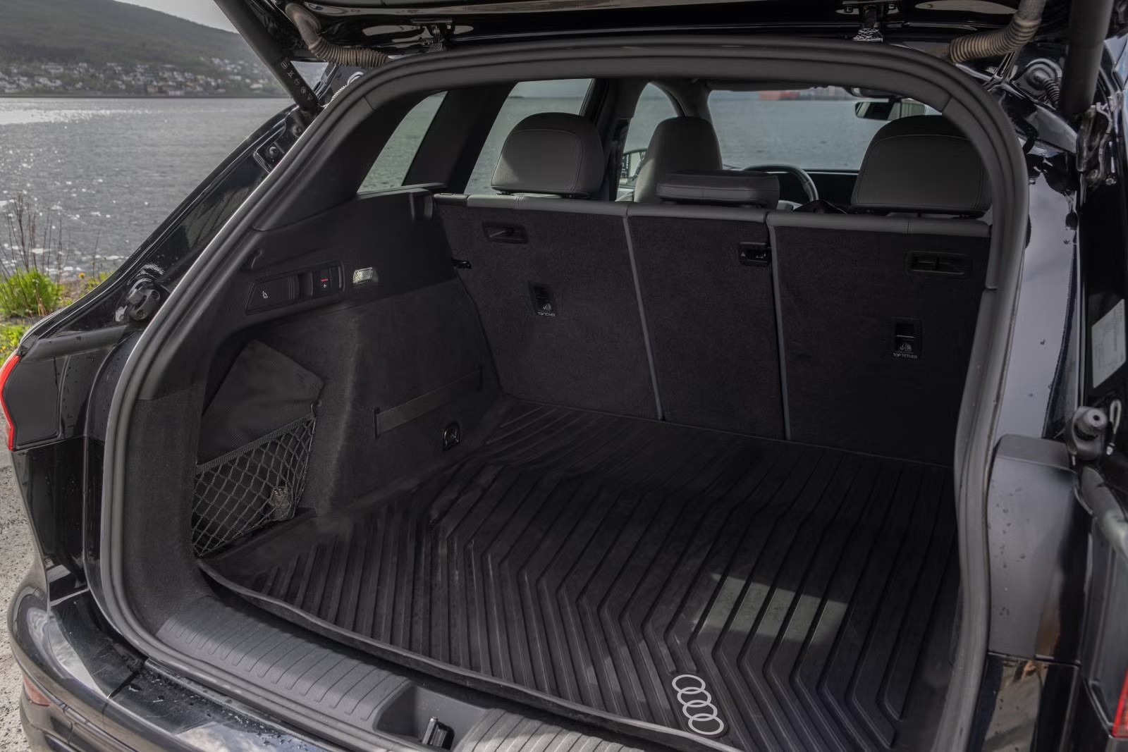 AUDI Q6 E-TRON QUATTRO S-LINE - Image 19