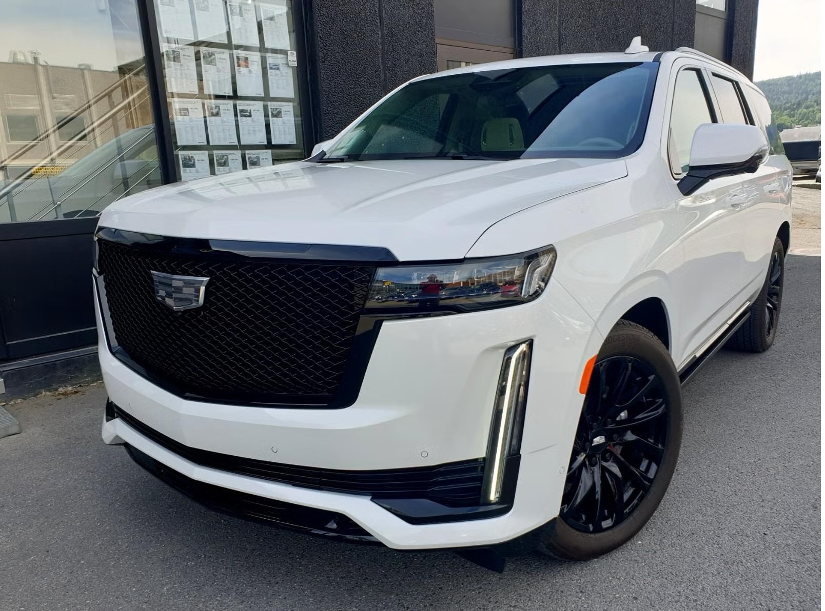 CADILLAC ESCALADE SPORT PLATINIUM