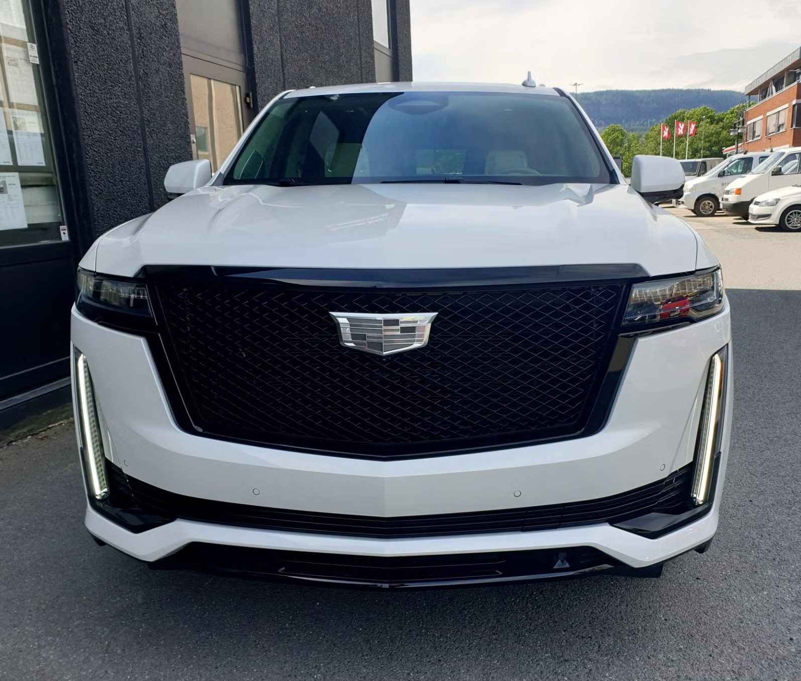 CADILLAC ESCALADE SPORT PLATINIUM - Image 3