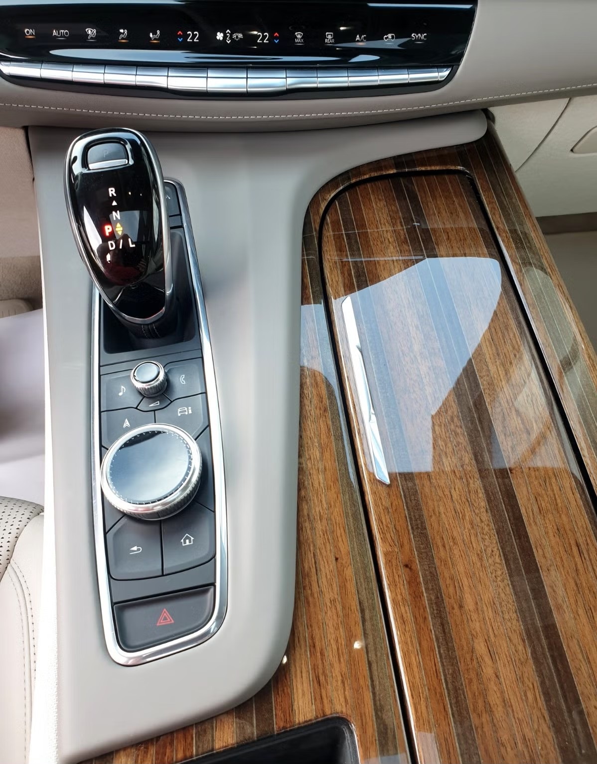 CADILLAC ESCALADE SPORT PLATINIUM - Image 12
