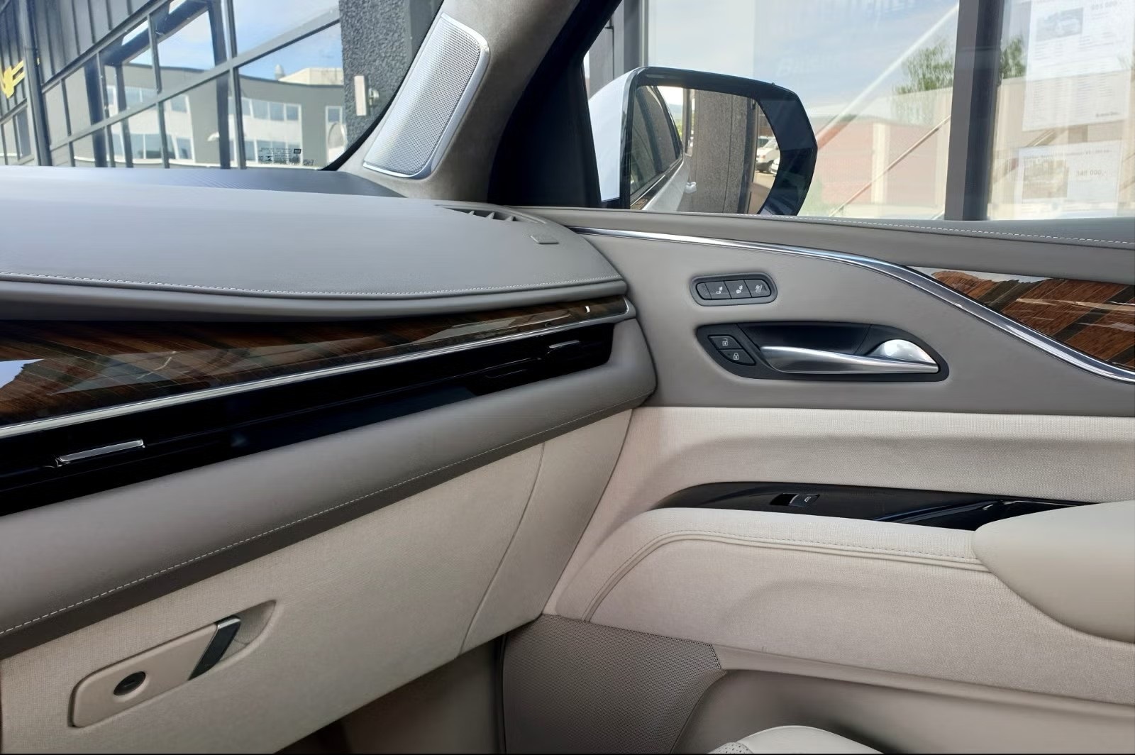 CADILLAC ESCALADE SPORT PLATINIUM - Image 13