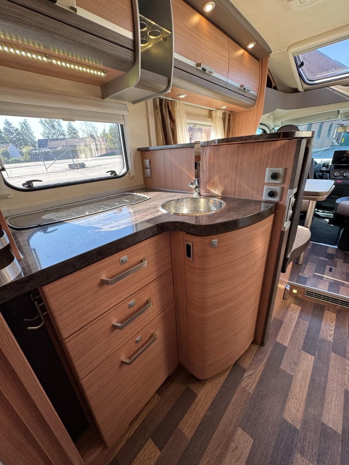 KNAUS SKY TI 700 - LIT CENTRAL - 4 COUCHAGES - Image 17