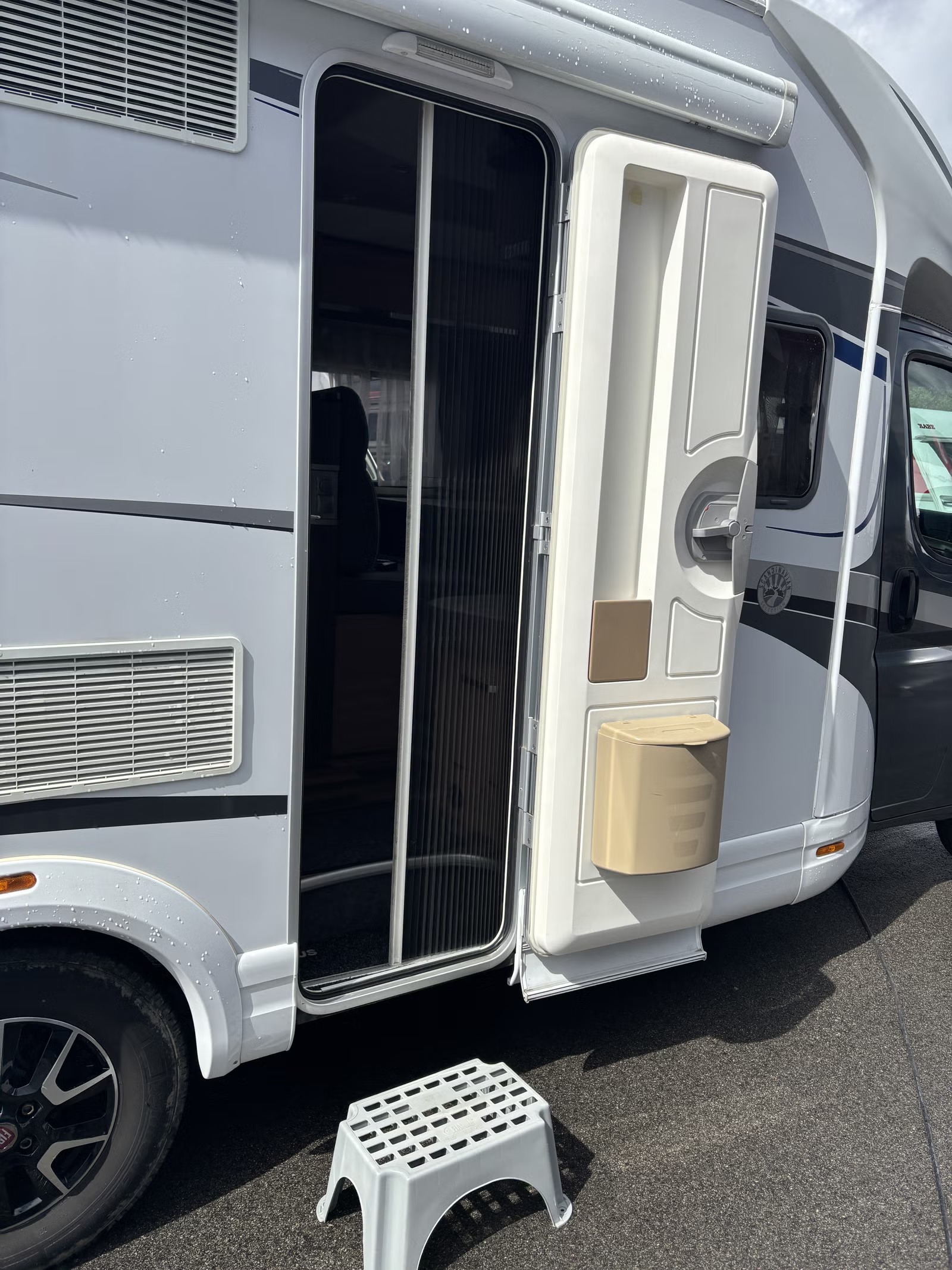 KNAUS SKY WAVE 650 MF - LIT TRANSVERSAL - 5 COUCHAGES - Image 7
