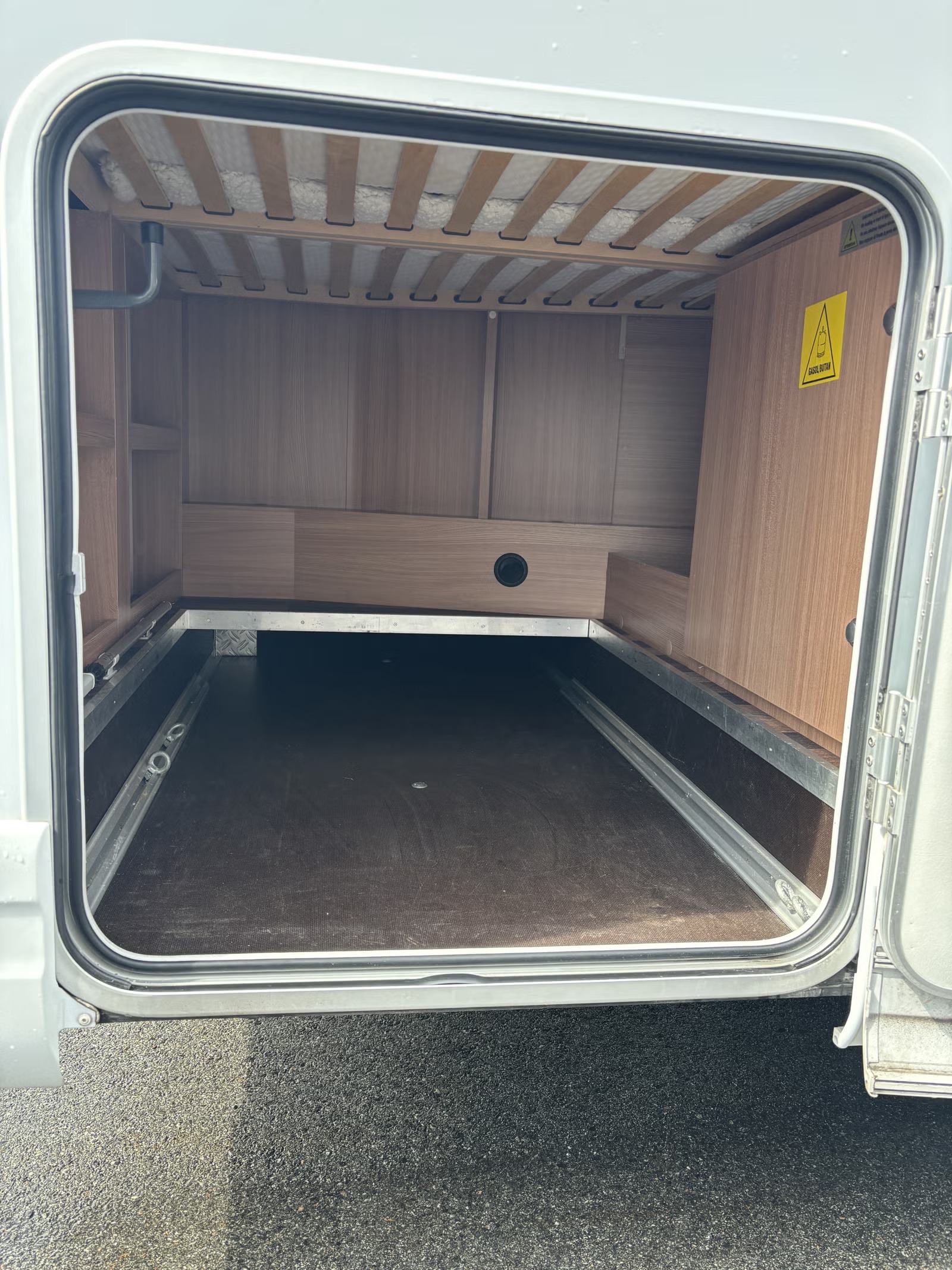 KNAUS SKY WAVE 650 MF - LIT TRANSVERSAL - 5 COUCHAGES - Image 8